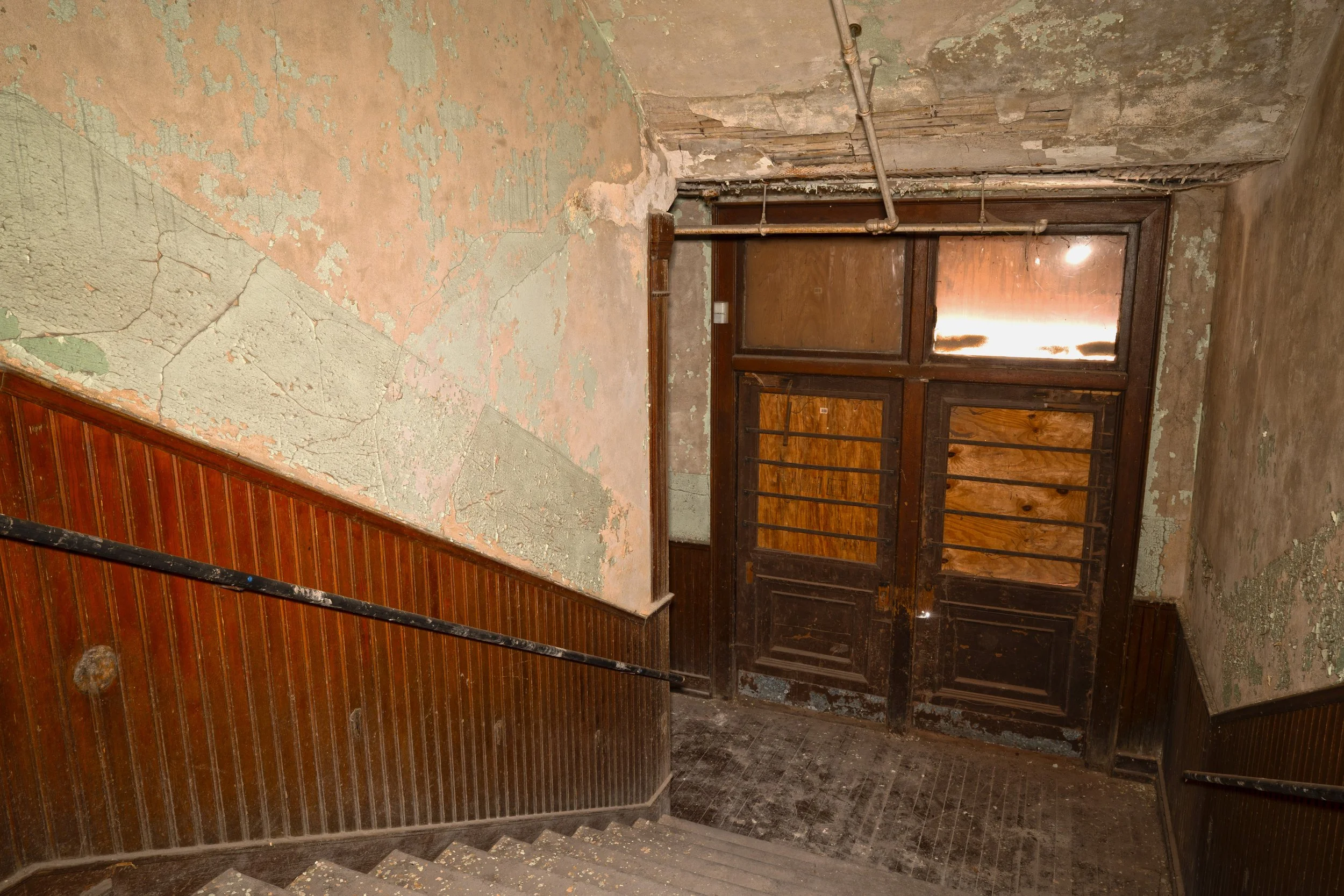 One of the entrances to M. M. Rose