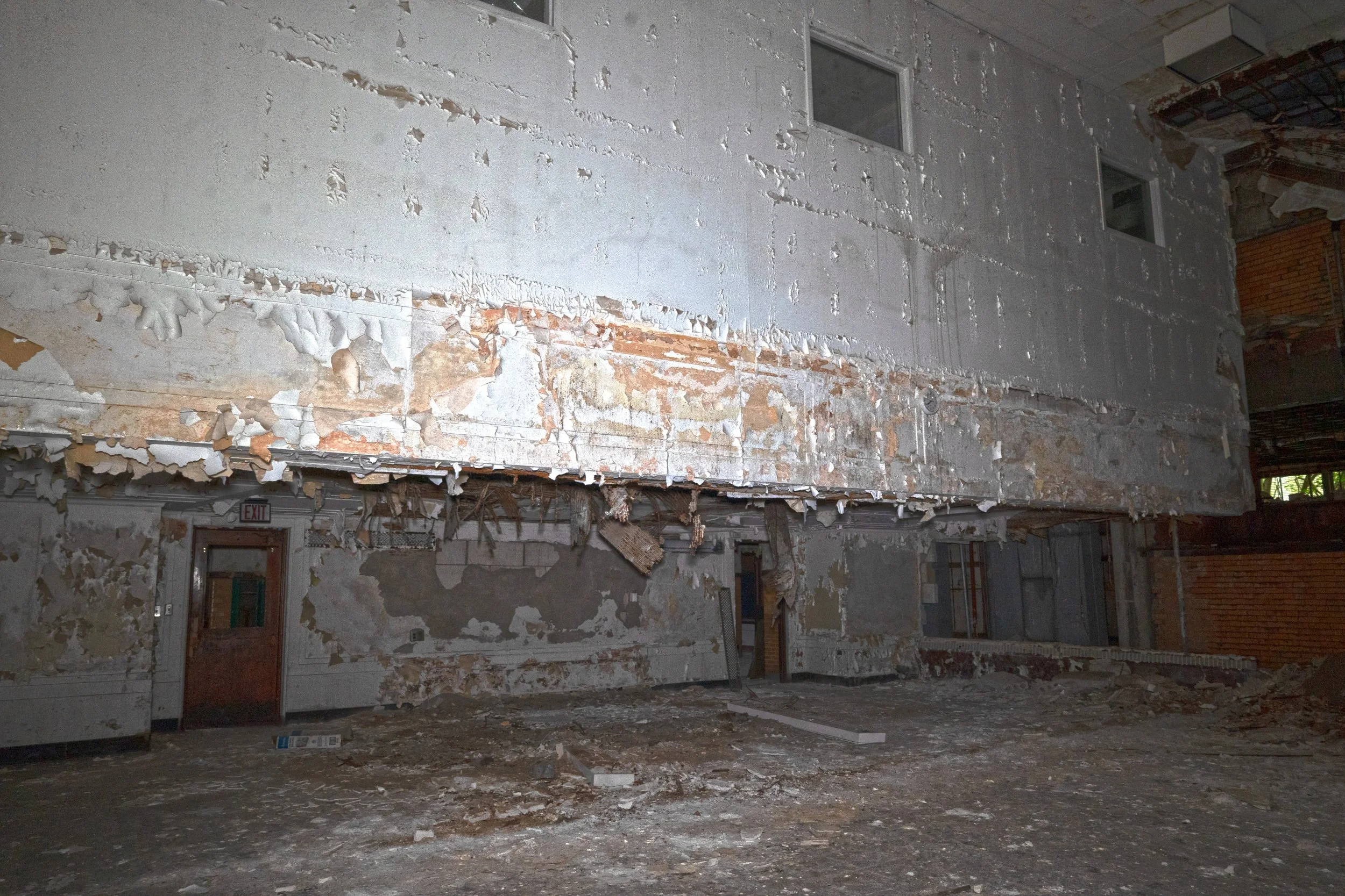 auditorium shot 2 (note the sealed off balcony)