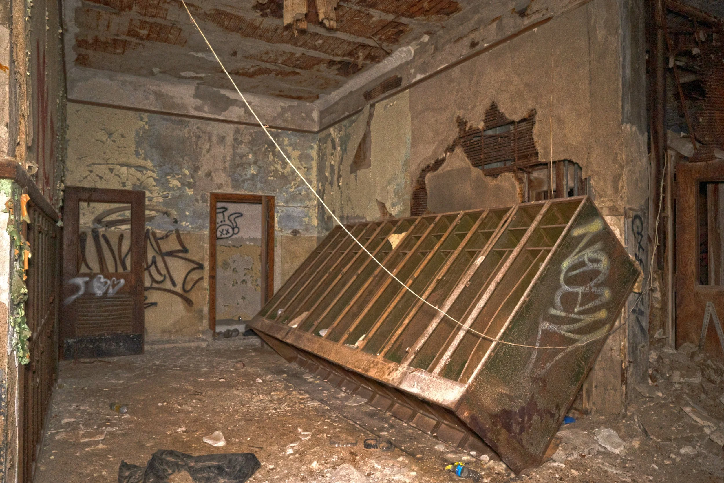 Lockers attempted to be scrapped out