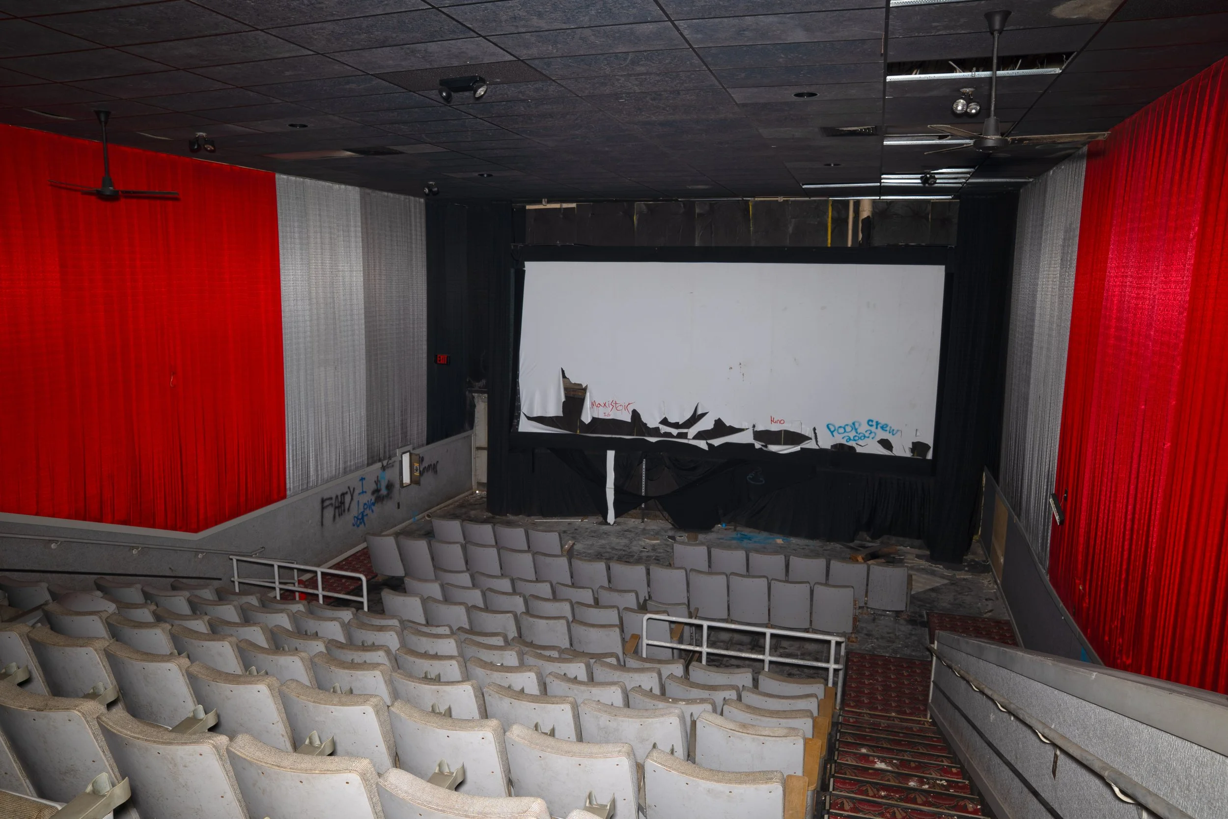 Smaller theater on 1-4 side