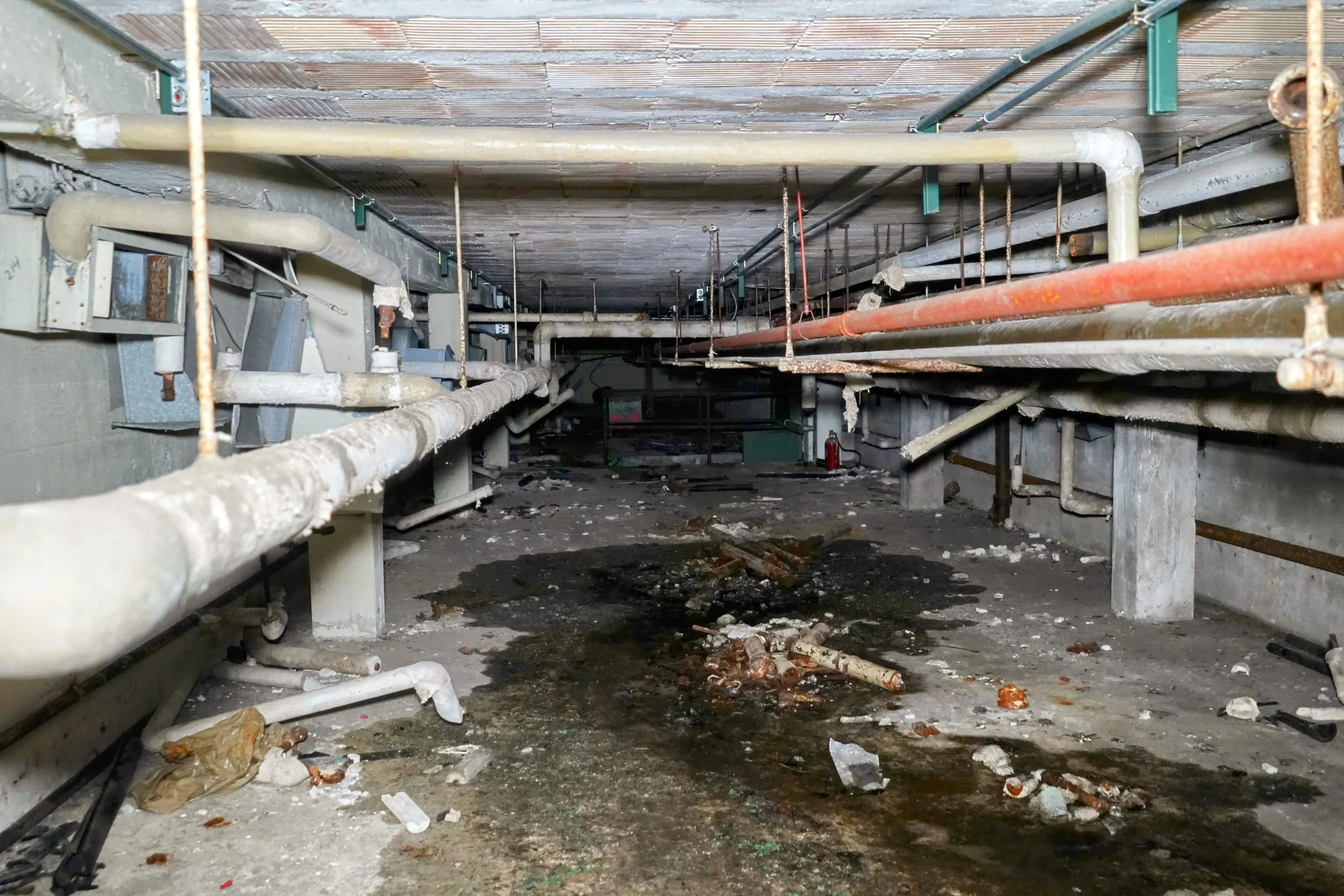 Basement shot 5 (other pipes in the basment