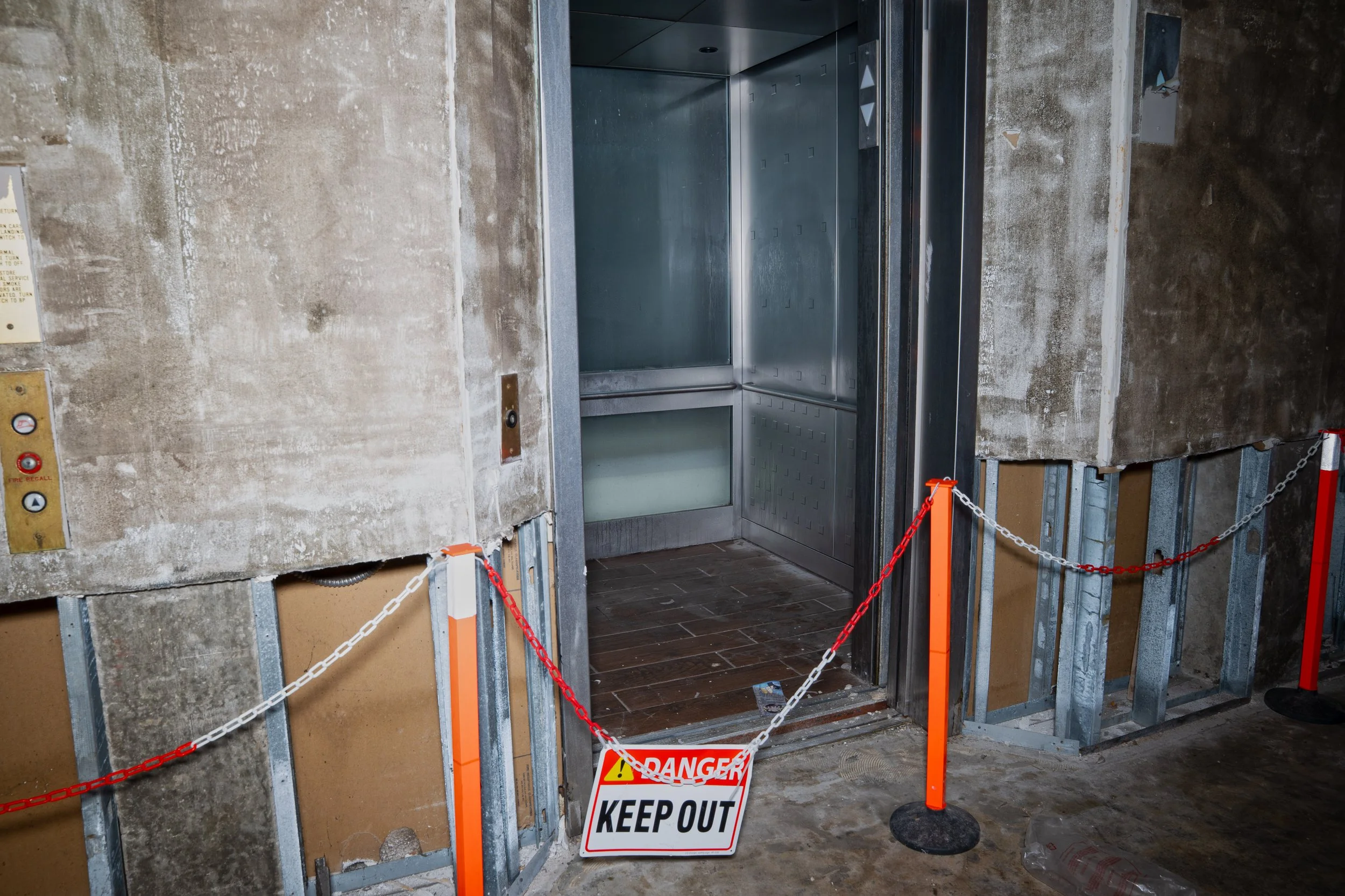 Elevator on the 1st floor