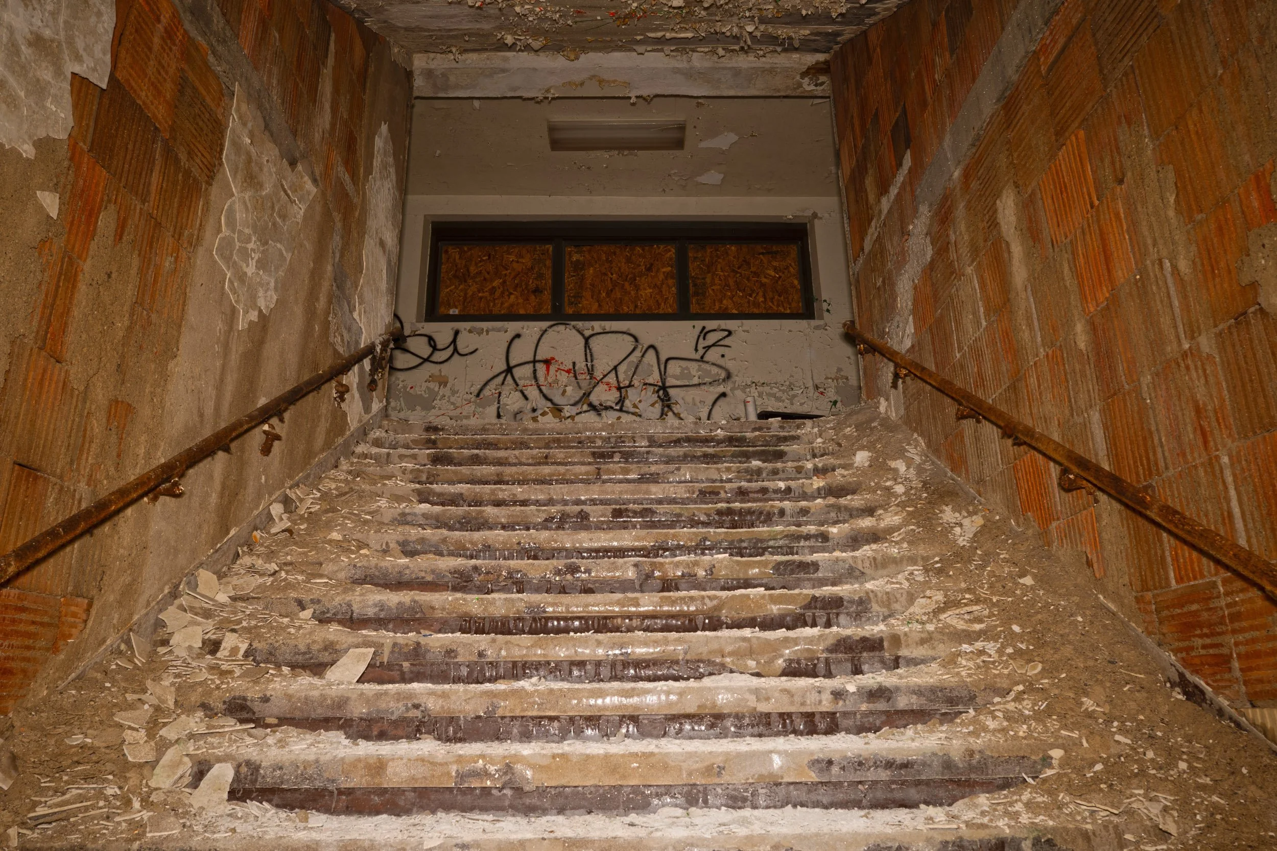 Main staircase as seen from 1st floor