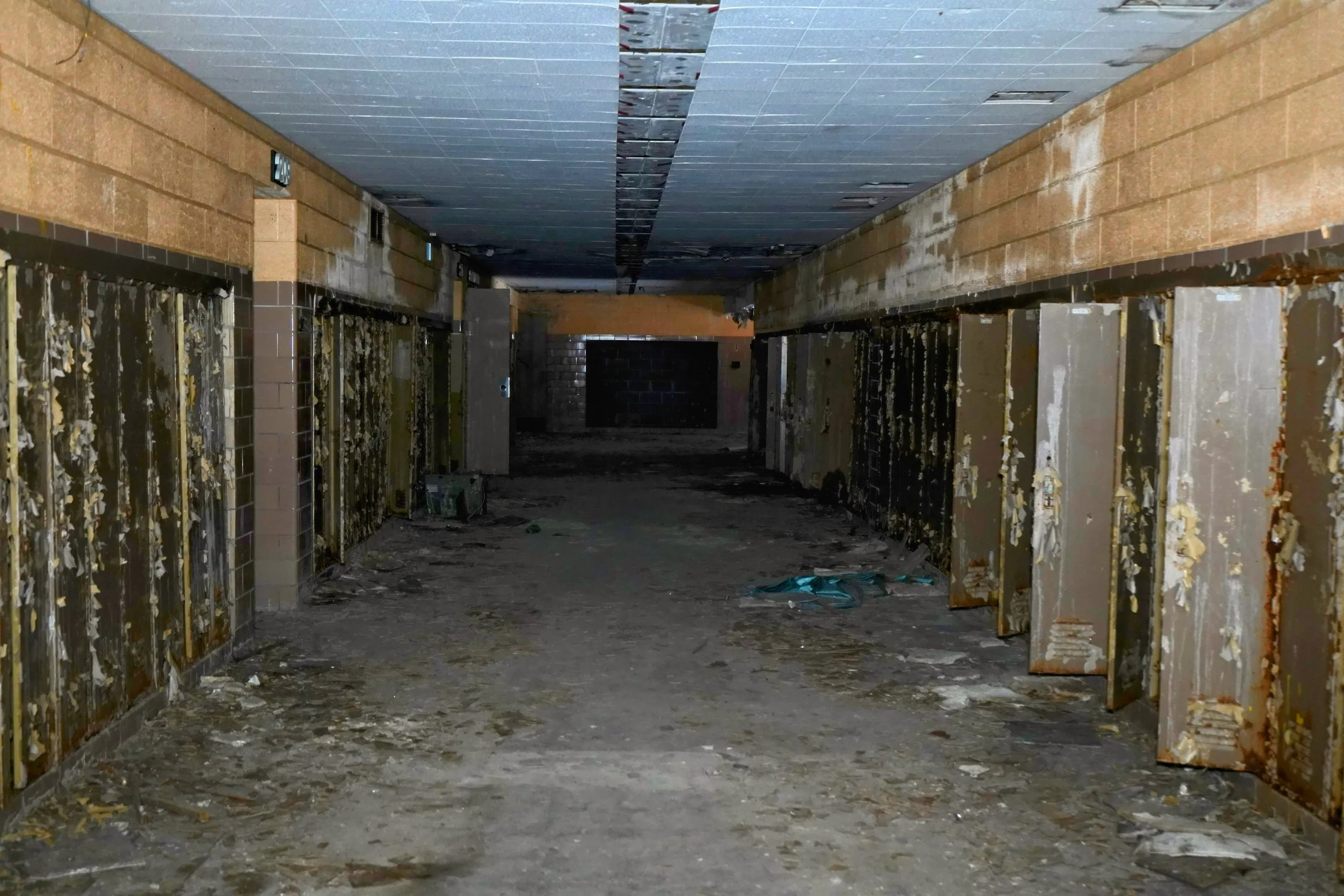 More lockers that have been decayed beyond repair