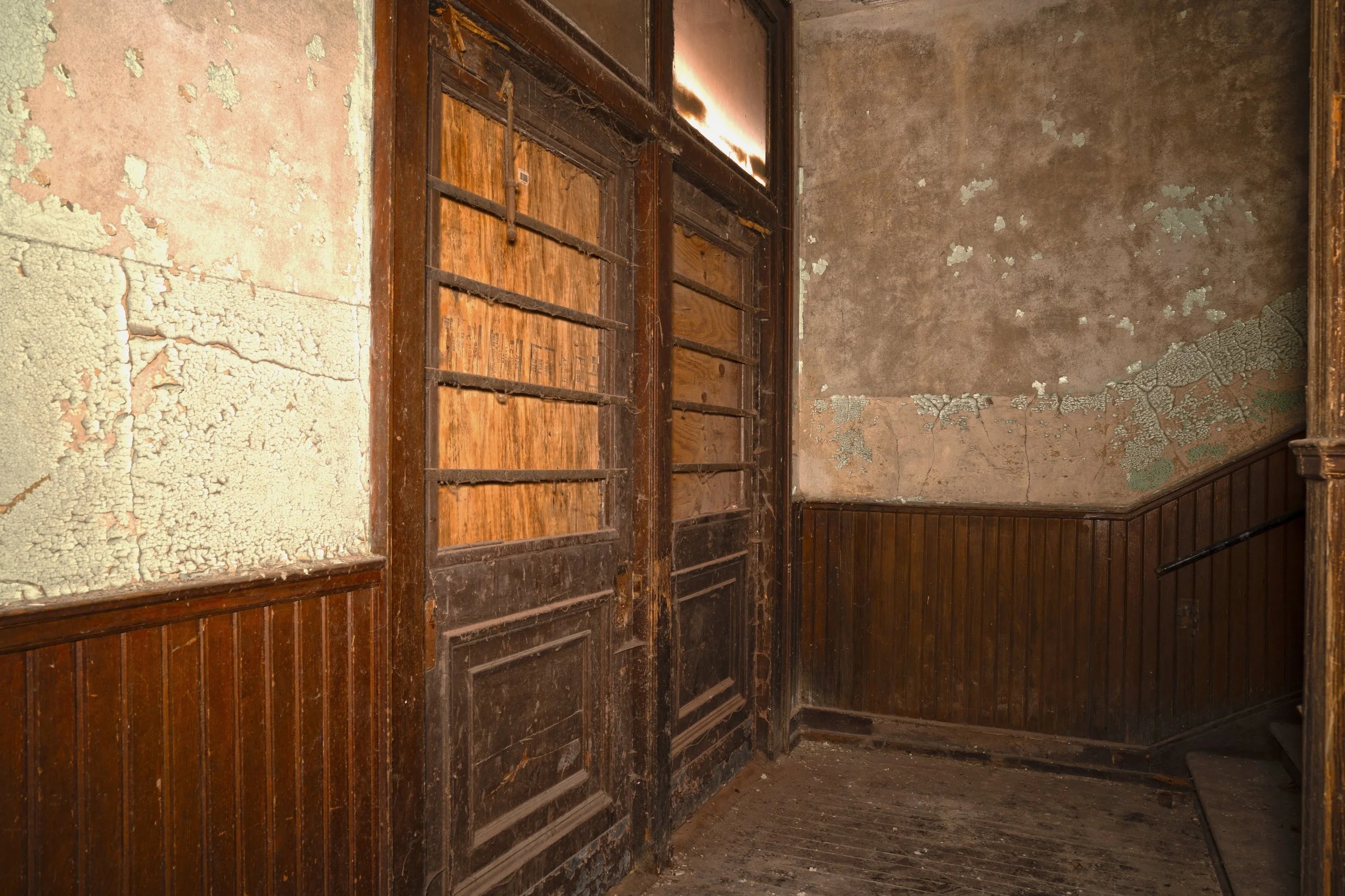 One of the entrances to M. M. Rose