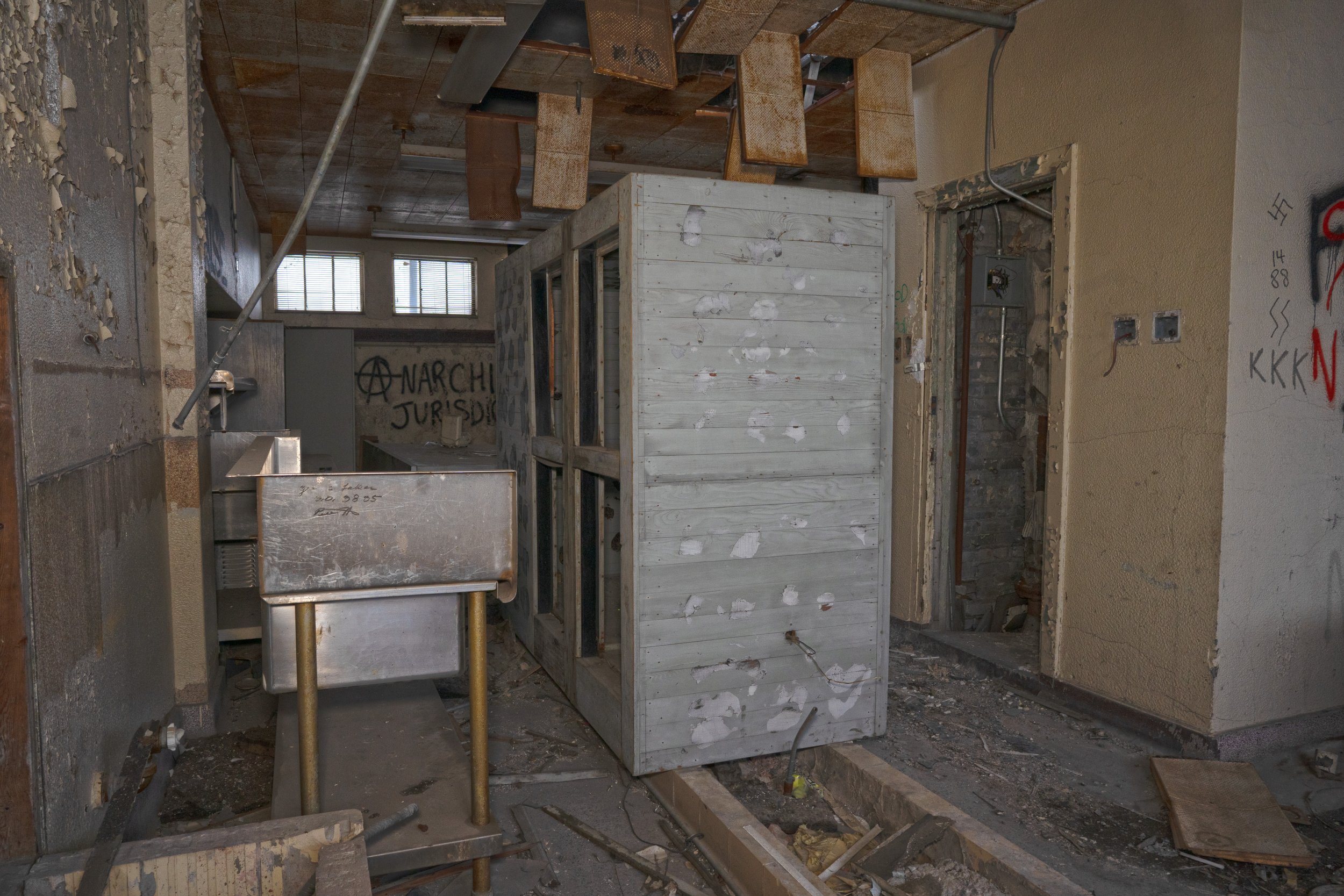 Kitchen area shot 2