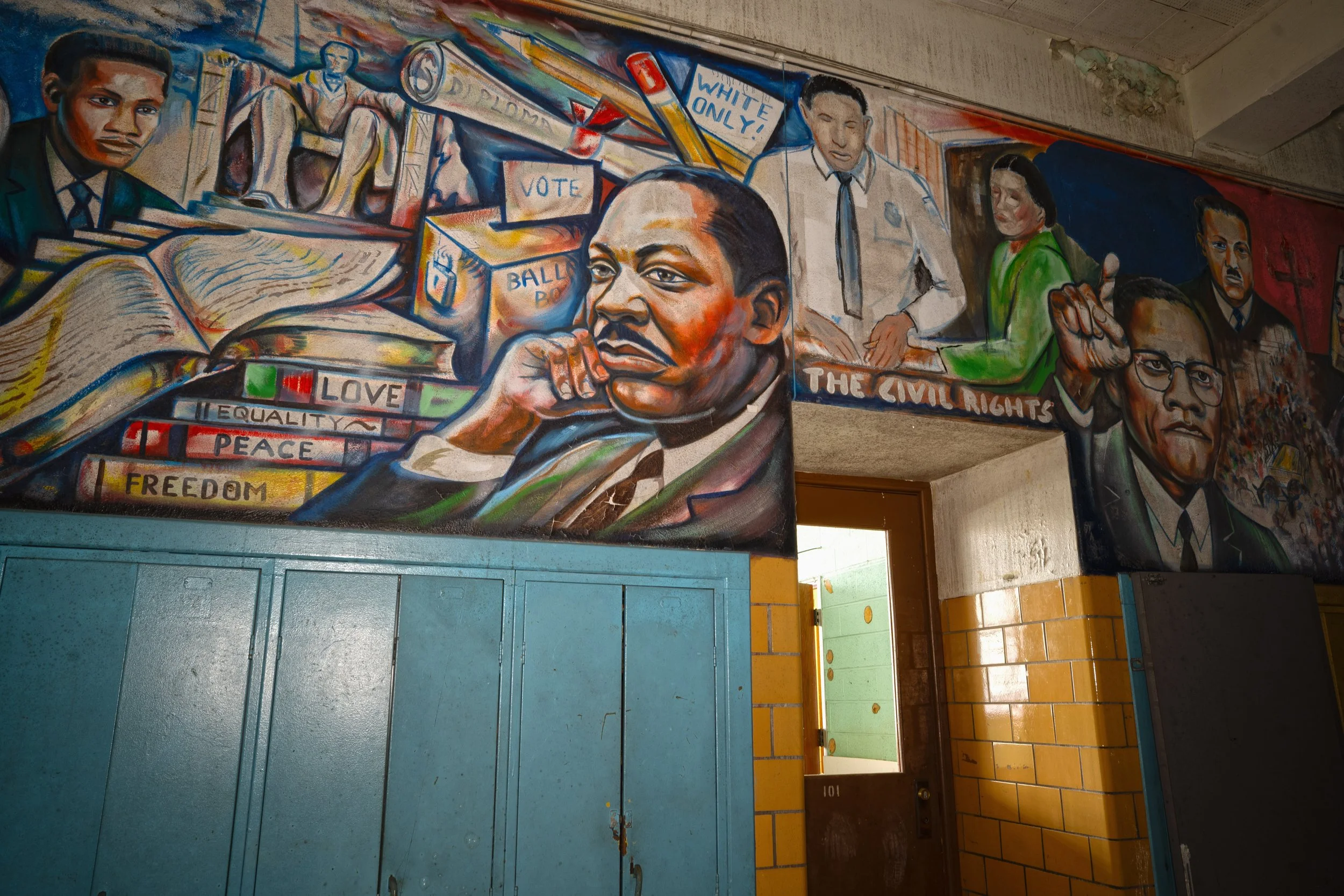 Murals on the 1st floor shot 4