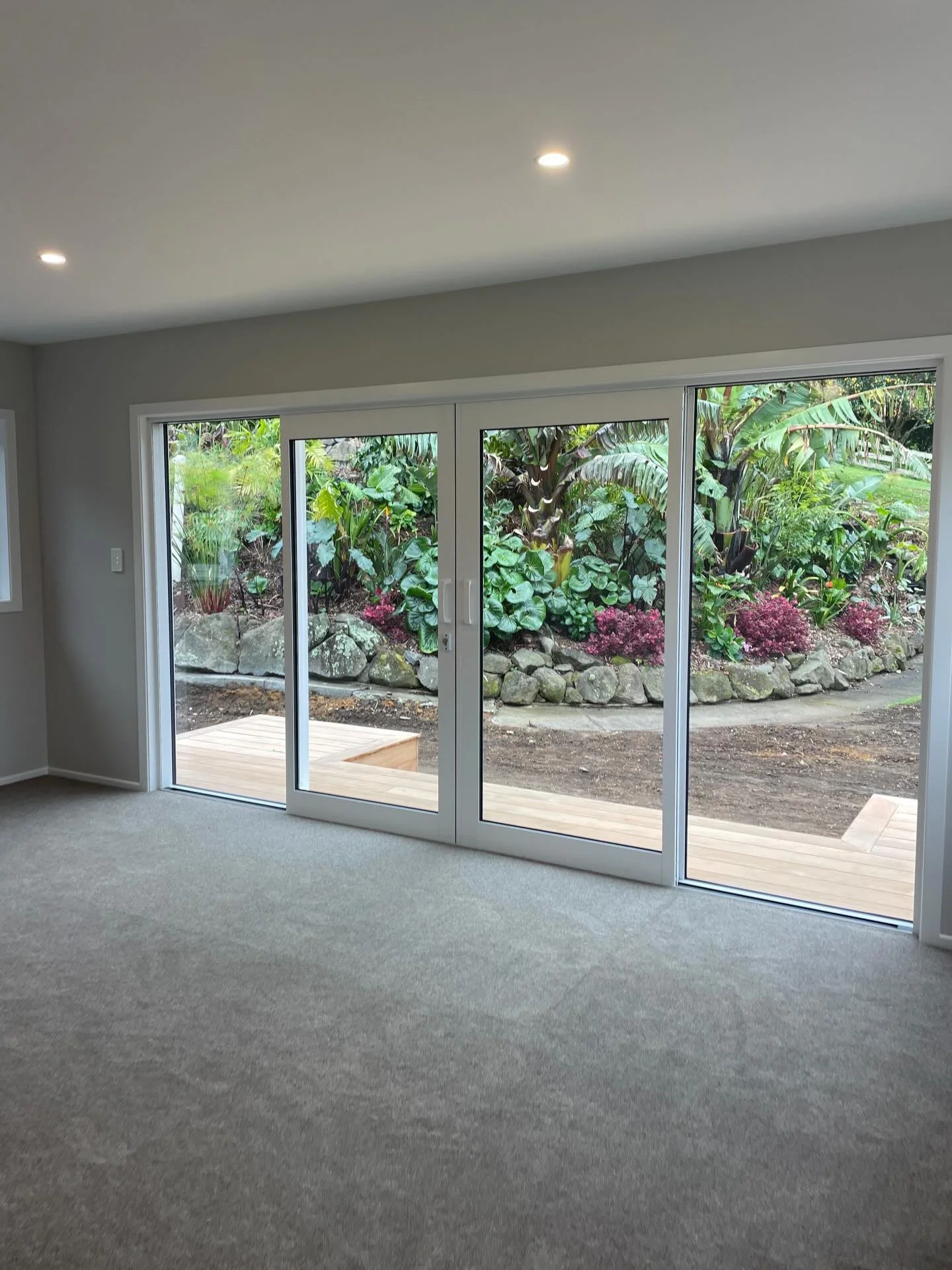 🏠 Project: Welcome Bay Reclad &amp; Extensive Renovations

This renovation is complete with a top-quality finish, crisp clean lines and functional living throughout. The new deck flows seamlessly with the existing gardens, creating a space that&rsqu