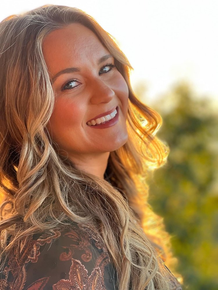 Jess Kellie Adams live