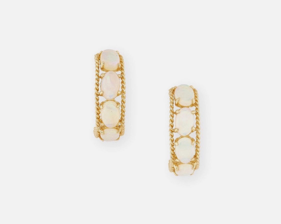 Gold and opales earrings
