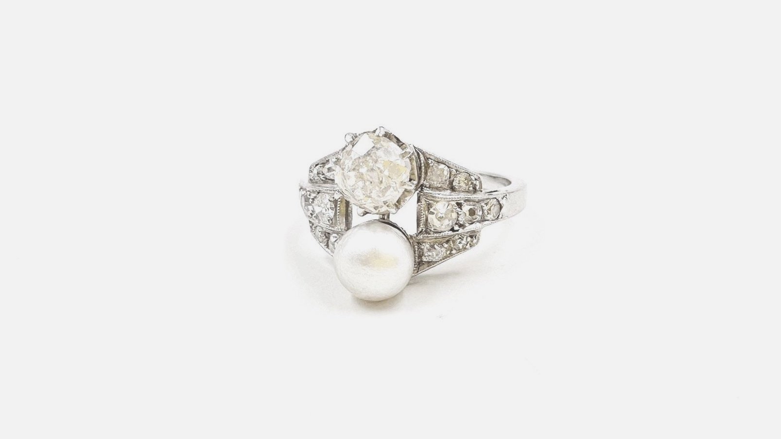Platinum and diamonds ring