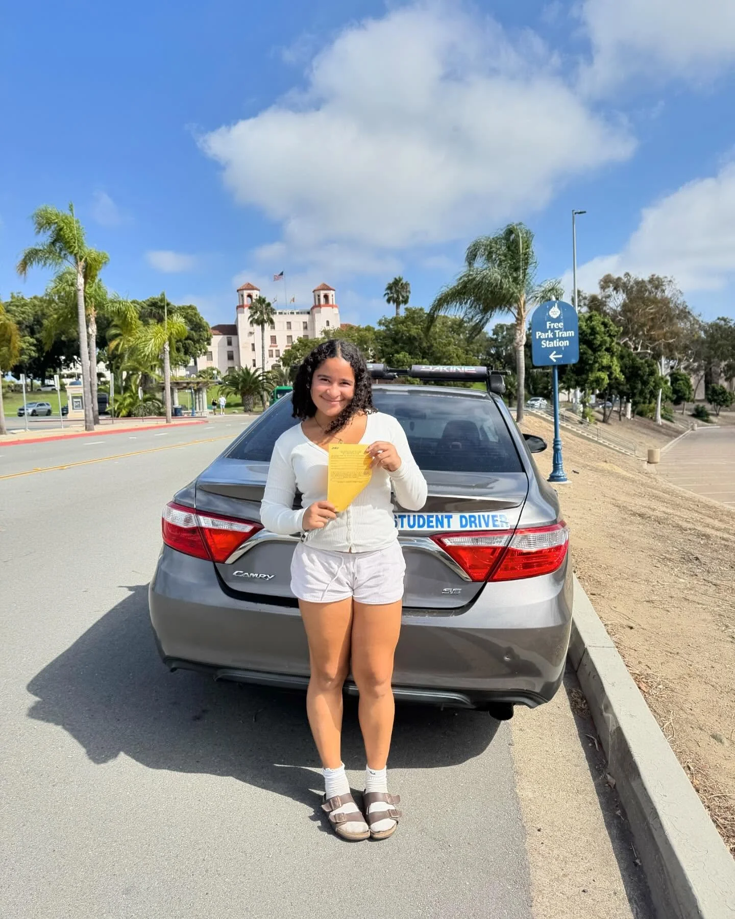 🏐 🏐🏐🏐 behind the wheel lessons complete 💪. 💛 Yellow certificate ✔️ if anyone needs behind the wheel Driving Lessons contact Audrey @bonitadrivingschool.com 🌴  amayaawidener