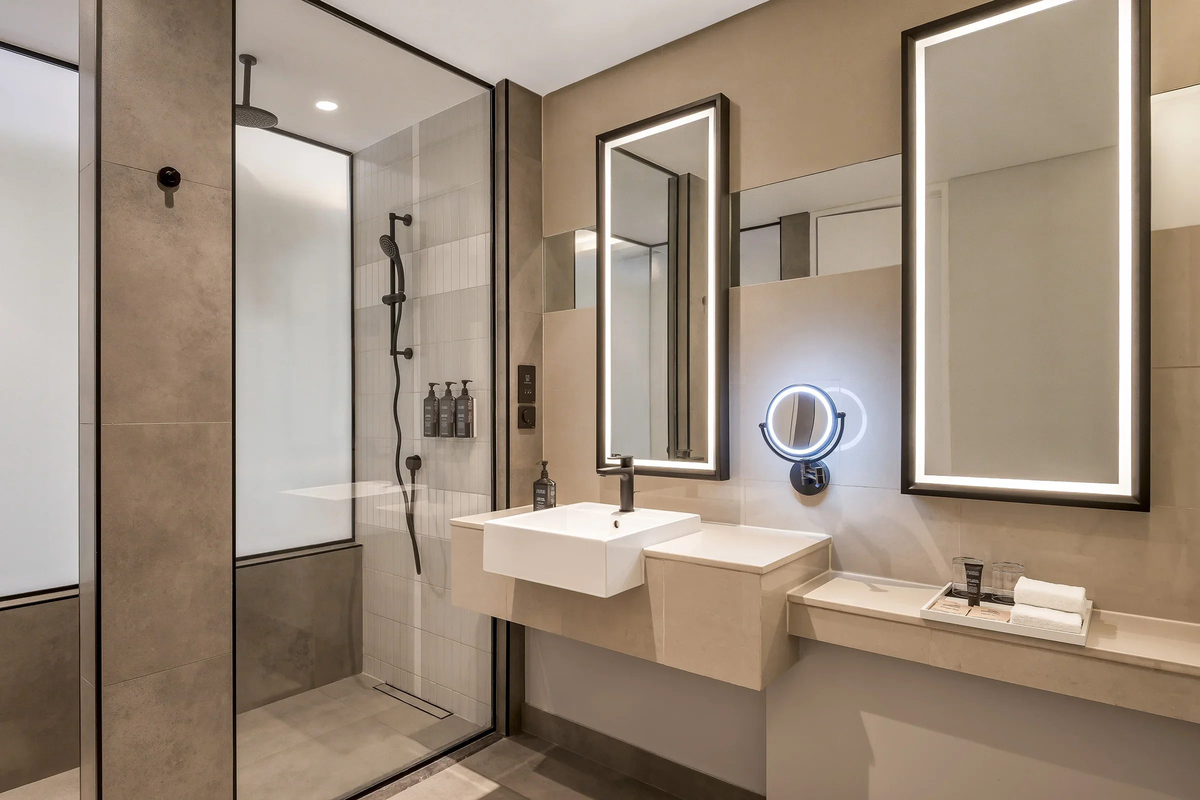 SHE_DXBML_CR_King_Burj_A_View_Bathroom.webp