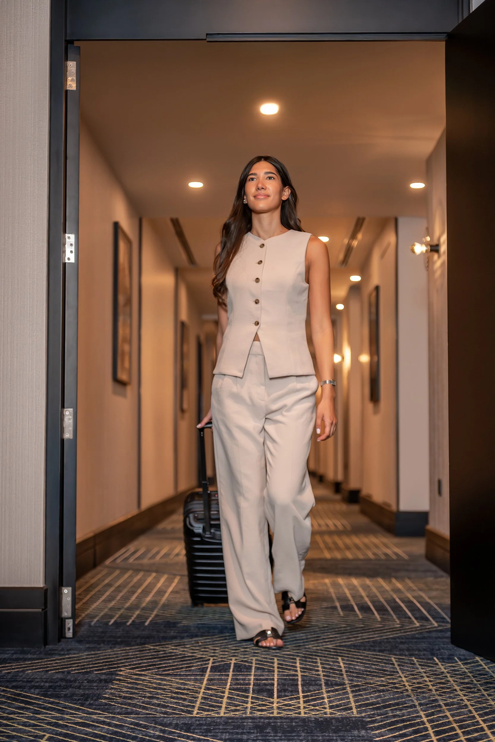 SHE_DXBML_Hallway_1.jpg