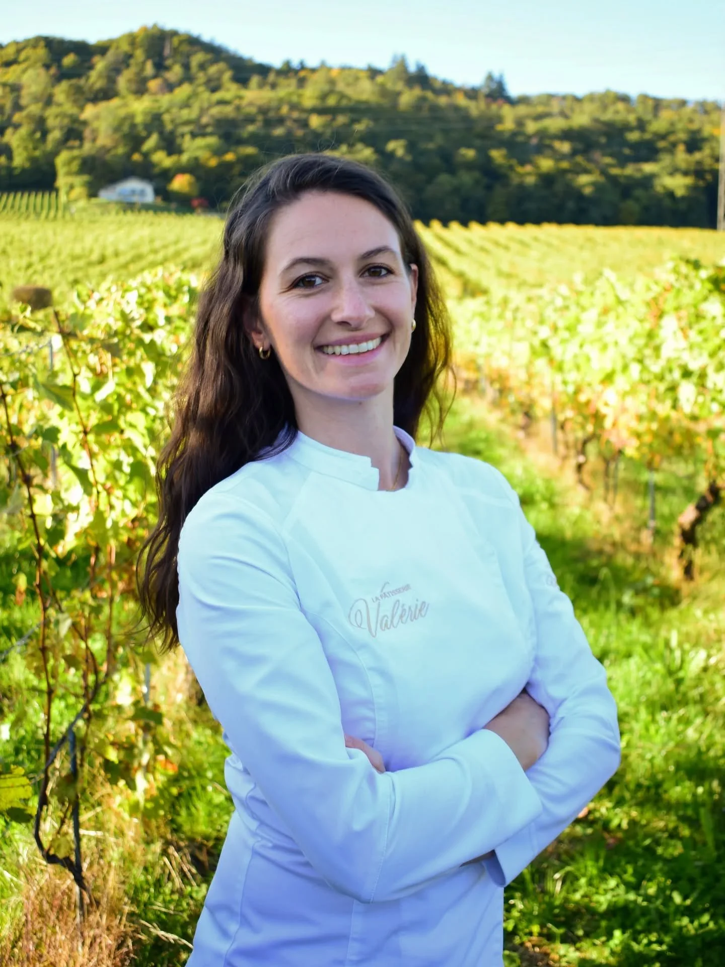 𝐷𝑒́𝑗𝑎̀ 1 𝑎𝑛 𝑒𝑡 𝑑𝑒𝑚𝑖 𝑞𝑢𝑒 𝐿𝑎 𝑃𝑎̂𝑡𝑖𝑠𝑠𝑒𝑟𝑖𝑒 𝑉𝑎𝑙𝑒́𝑟𝑖𝑒 𝑎 𝑜𝑢𝑣𝑒𝑟𝑡 𝑠𝑒𝑠 𝑝𝑜𝑟𝑡𝑒𝑠 🎉
𝐸𝑡 𝑞𝑢𝑒𝑙𝑙𝑒 𝑓𝑖𝑒𝑟𝑡𝑒́ 𝑑𝑒 𝑝𝑜𝑢𝑣𝑜𝑖𝑟 𝑑𝑖𝑟𝑒 𝑞𝑢𝑒 𝑗&rsquo;𝑎𝑖 𝑒𝑢 𝑙&rsquo;ℎ𝑜𝑛𝑛𝑒𝑢𝑟 𝑑𝑒 𝑟𝑒𝑐𝑒𝑣𝑜𝑖