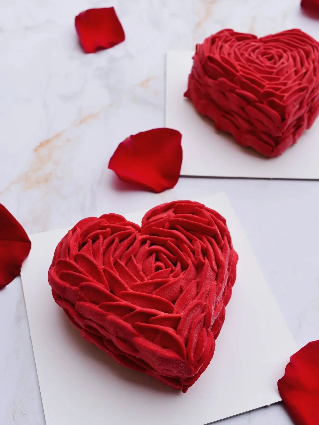 𝑆𝑡-𝑉𝑎𝑙𝑒𝑛𝑡𝑖𝑛, 𝐶𝑜𝑒𝑢𝑟 𝑟𝑜𝑢𝑔𝑒 𝑖𝑛𝑡𝑒𝑛𝑠𝑒 &hearts;️ 

𝐺𝑎𝑛𝑎𝑐ℎ𝑒 𝑚𝑜𝑛𝑡𝑒́𝑒 𝑐ℎ𝑜𝑐𝑜𝑙𝑎𝑡 𝑎𝑢 𝑙𝑎𝑖𝑡 @felchlinswitzerland , 𝑐𝑜𝑒𝑢𝑟 𝑐𝑜𝑛𝑓𝑖𝑡 𝑓𝑟𝑎𝑚𝑏𝑜𝑖𝑠𝑒 &amp; 𝑐ℎ𝑎𝑛𝑡𝑖𝑙𝑙𝑦 𝑚𝑎𝑠𝑐𝑎𝑟𝑝𝑜𝑛𝑒 𝑣𝑎𝑛𝑖?