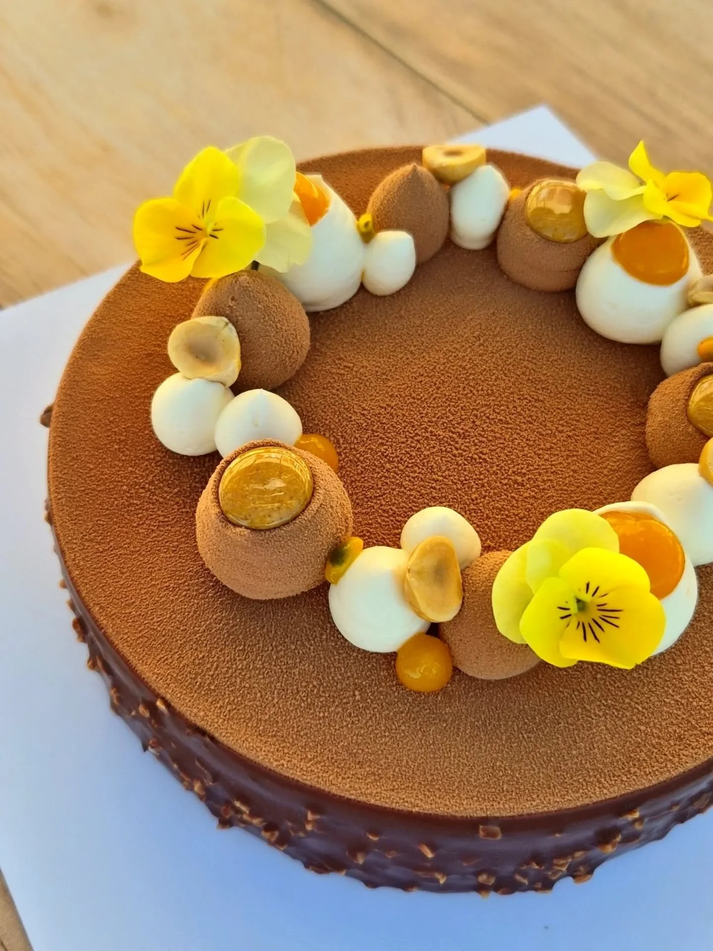 𝐽𝑜𝑦𝑒𝑢𝑠𝑒𝑠 𝑃𝑎̂𝑞𝑢𝑒𝑠 💛🐣🌼

#p&acirc;ques #patisseries #cr&eacute;ation #chocolatfelchlin #fruitdelapassion