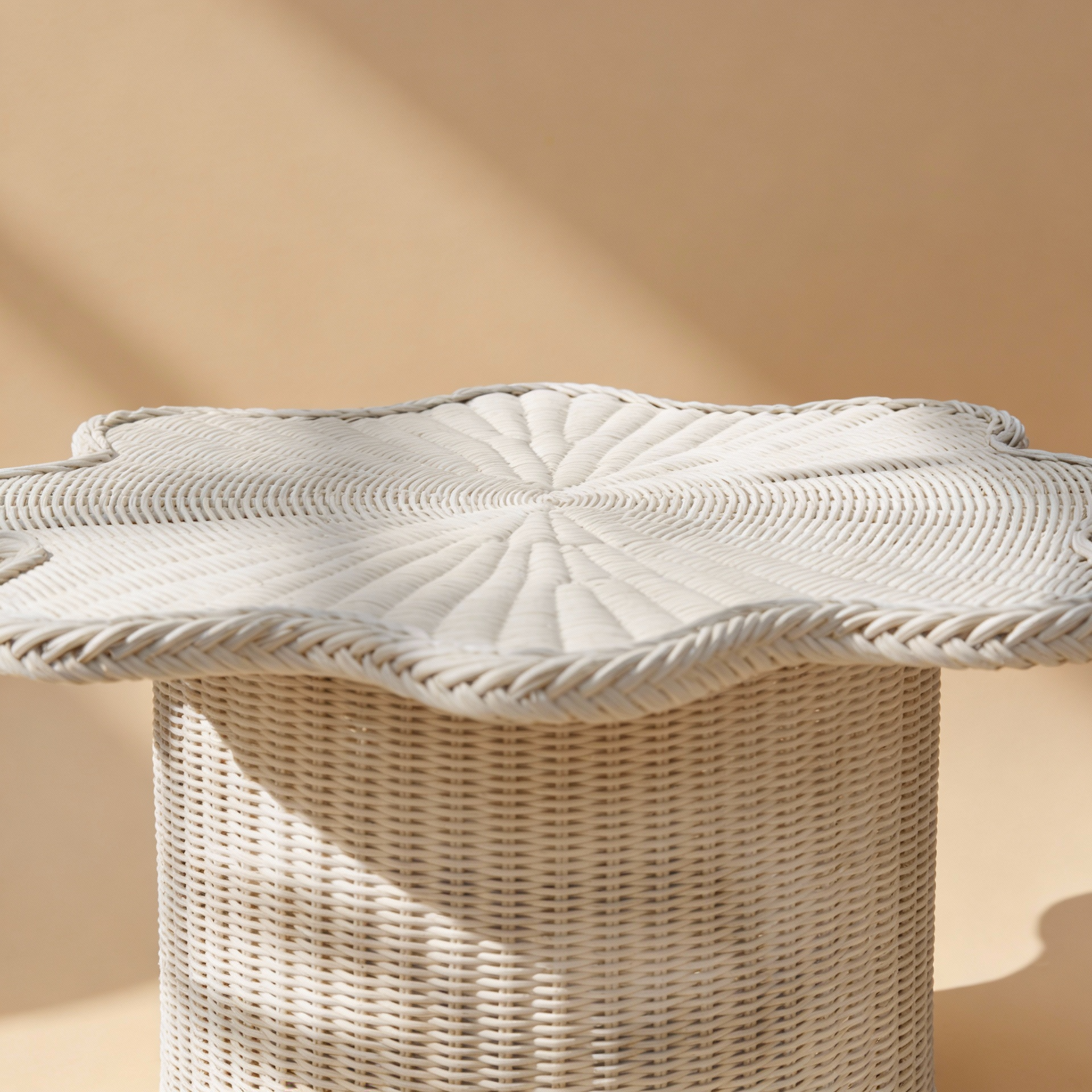 Uzuri Center Table 2.png