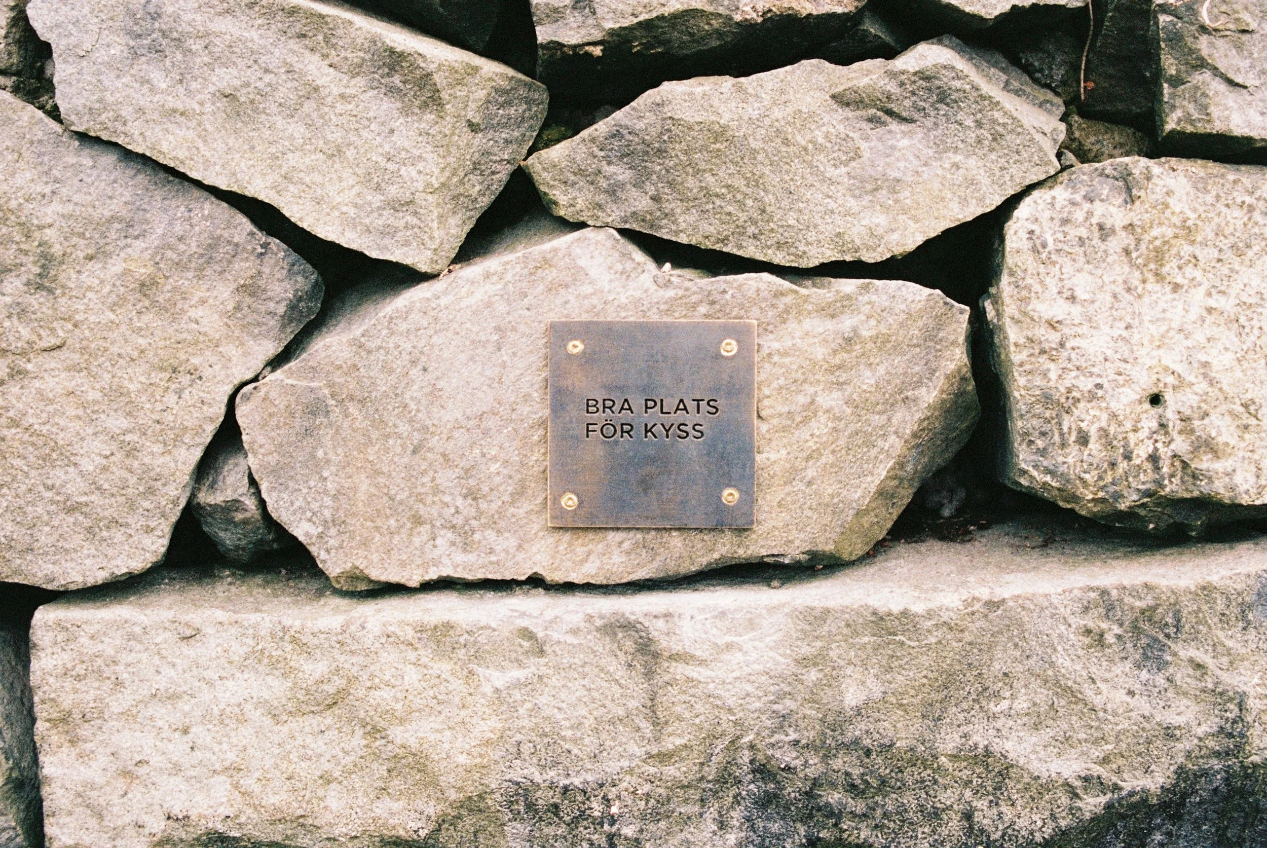 Bra Plats för Kyss-1-2.jpg