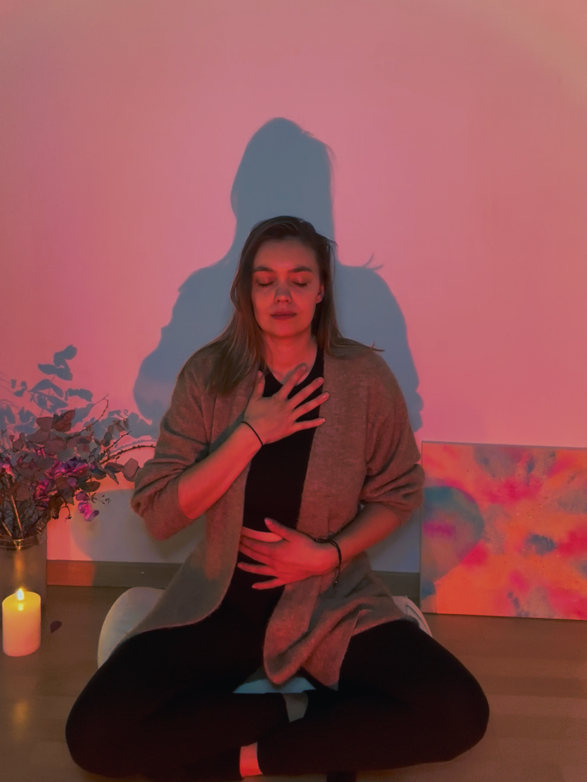 Online Yoga Person meditiert