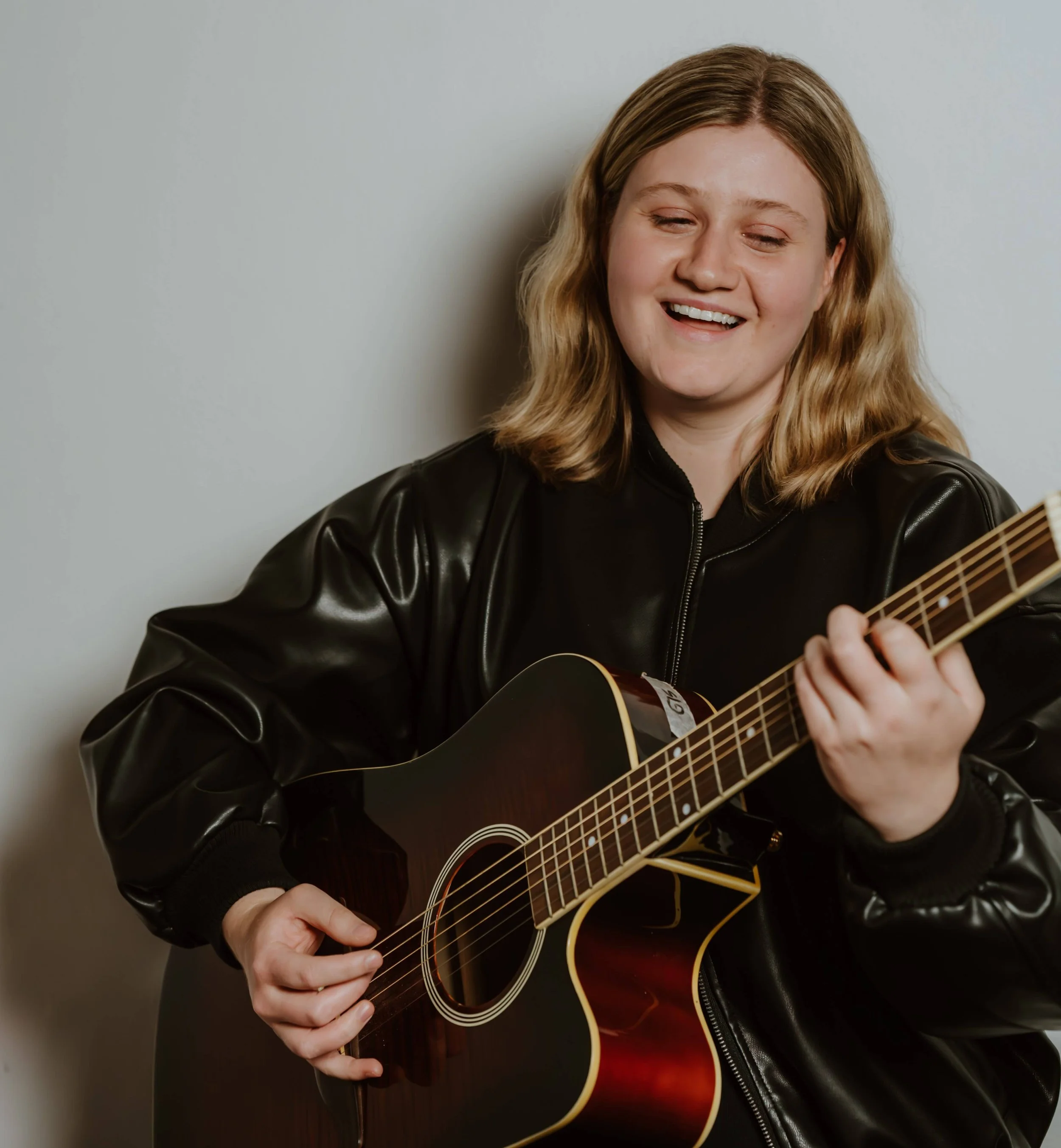 SUNDAY SESSIONS: ALANA SUZANNE 