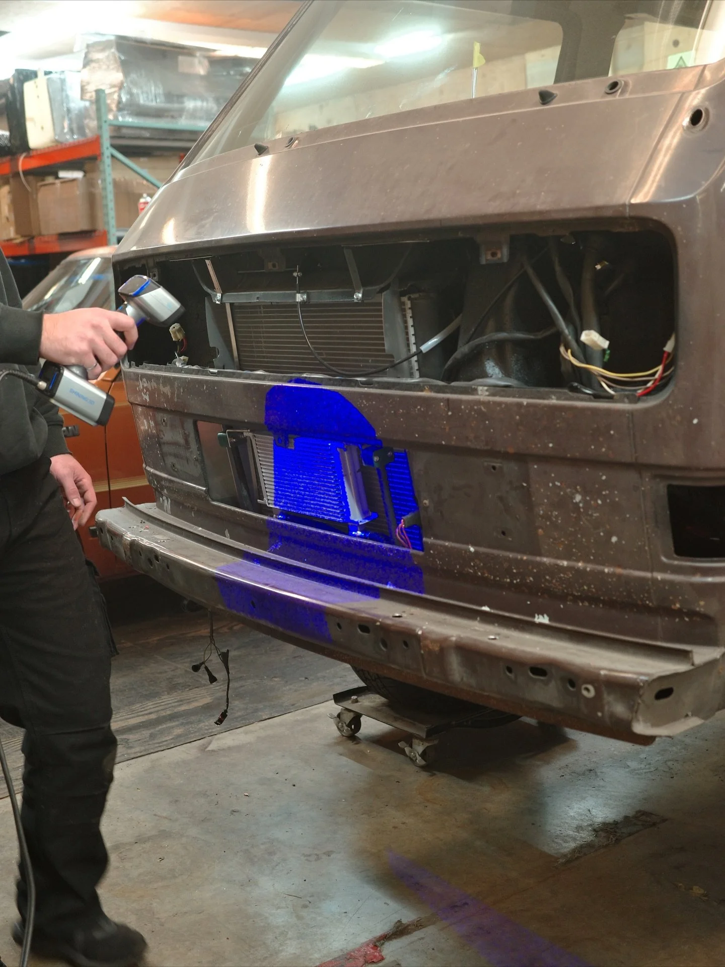 Any guesses why we are scanning both the front and rear? Wrong answers only! 😉

#syncro #vanagon #vanagonlife #restoration #aluminum