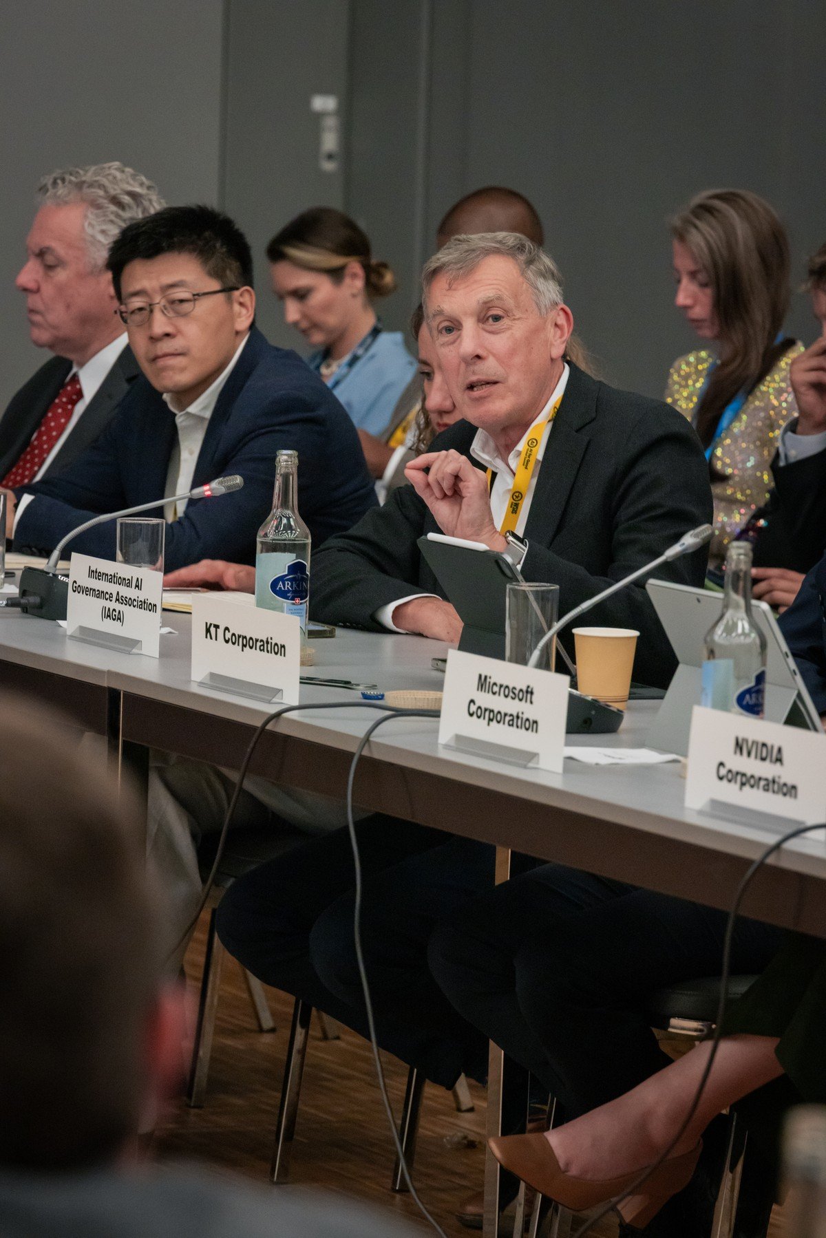 Higgins speaks at roundtable event