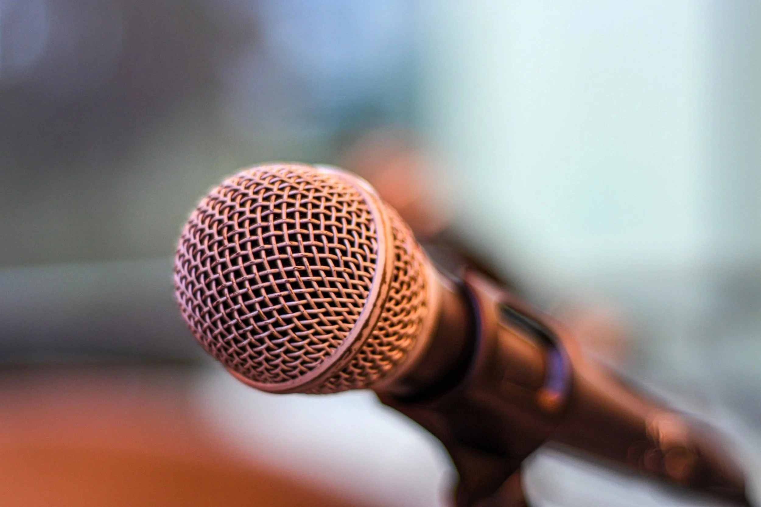 closeup photo of a microphone