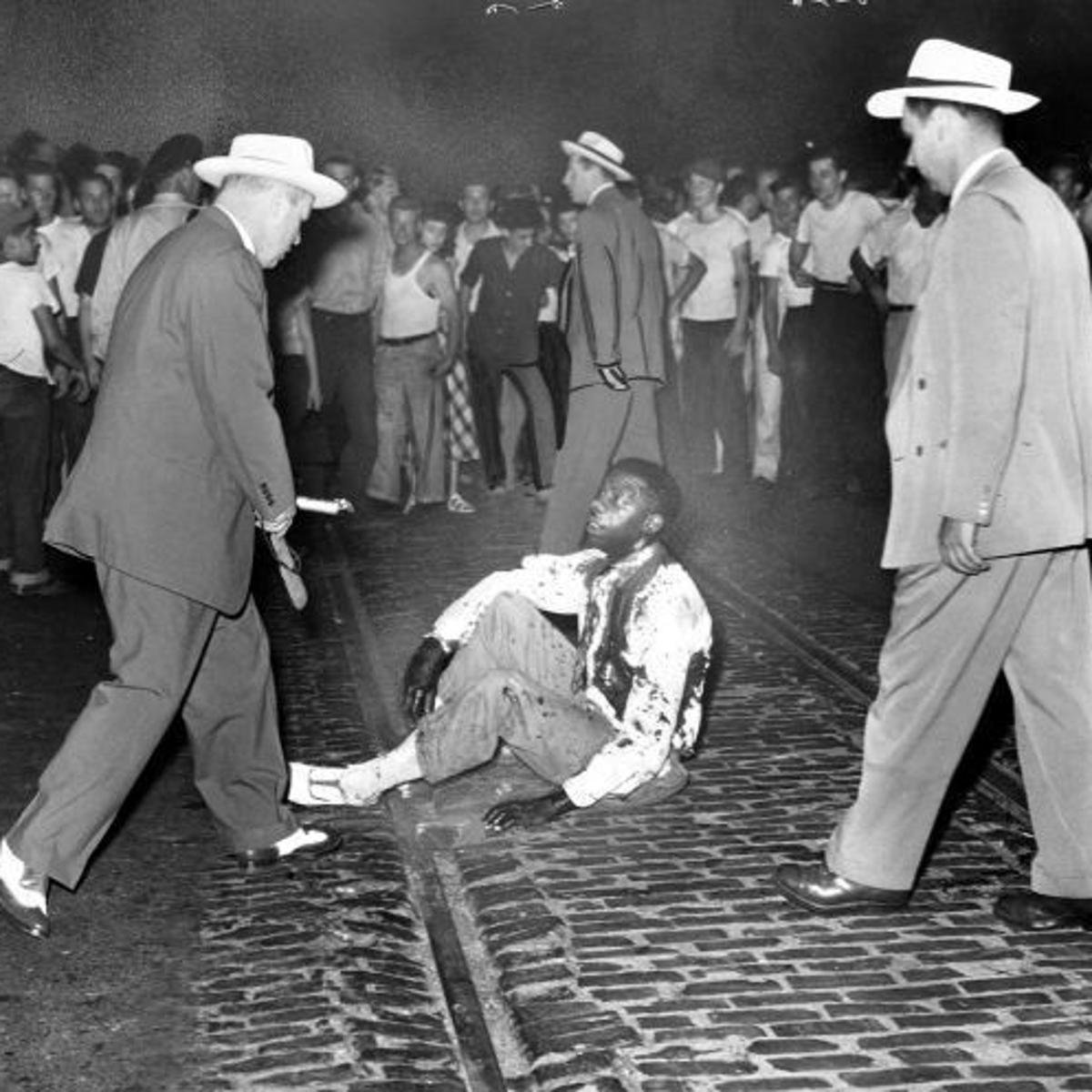 CitySTLSwimmingPoolProtests2-1949-STL Post Dispatch.jpg