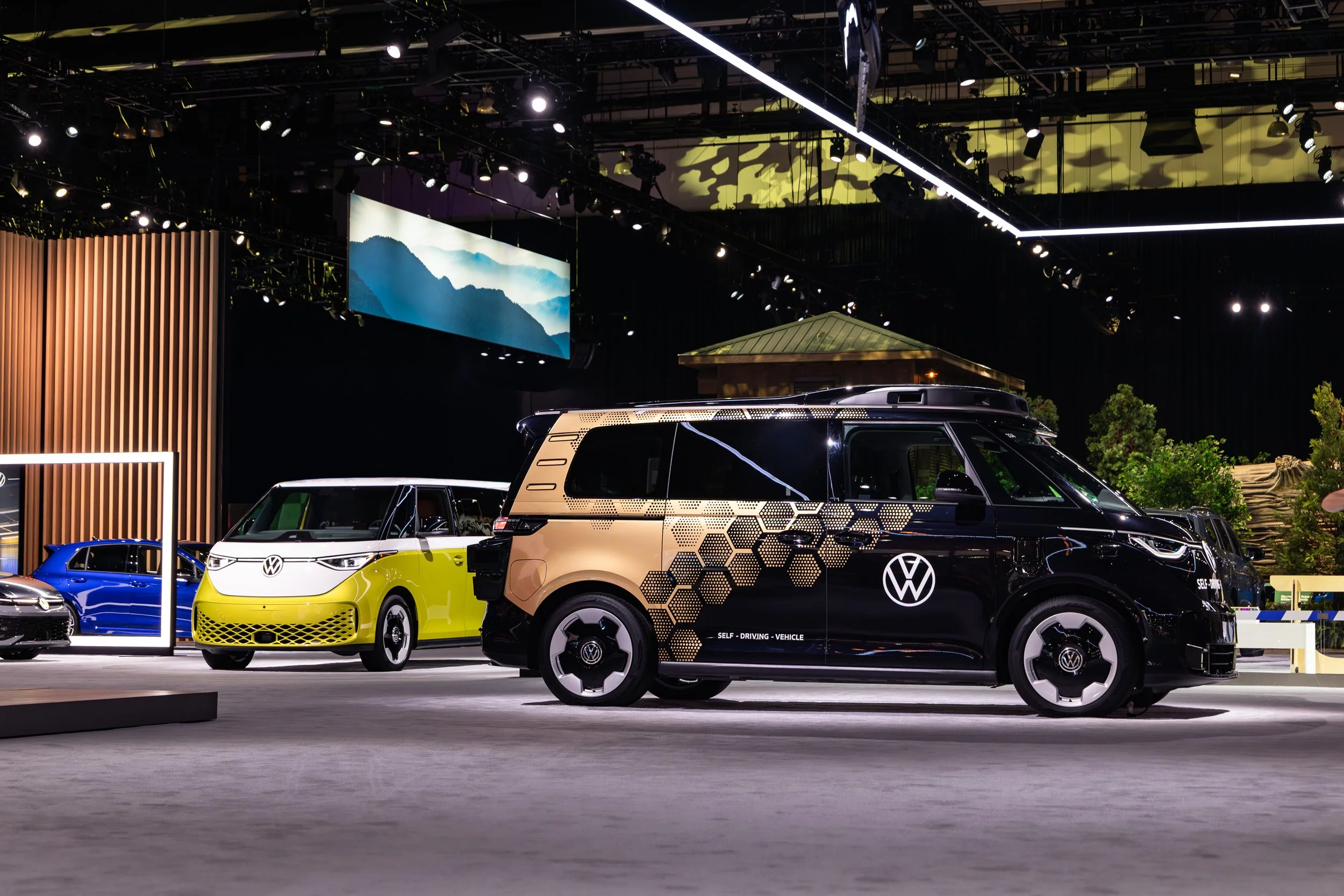 VW-LA-Auto-Show-2025-©SamDobbins-0354.jpg