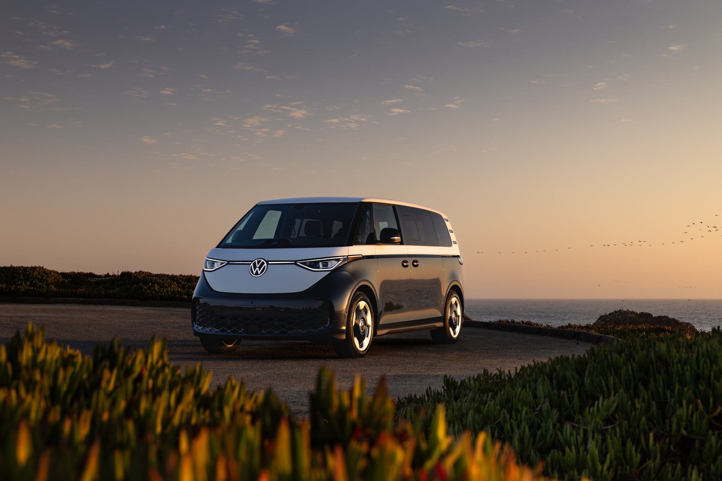 VW ID. Buzz - Blue Charcoal - Exterior Static Sunset - © Sam Dobbins 2024 - 6045-Enhanced-NR.jpg