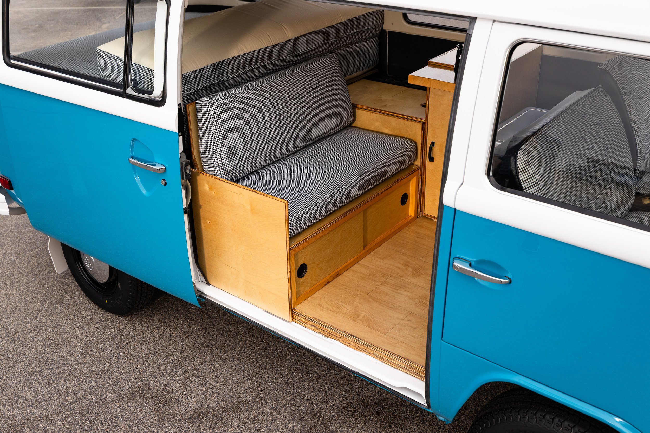 1977-Volkswagen Bus-Azul-More Than Productions-7648.jpg