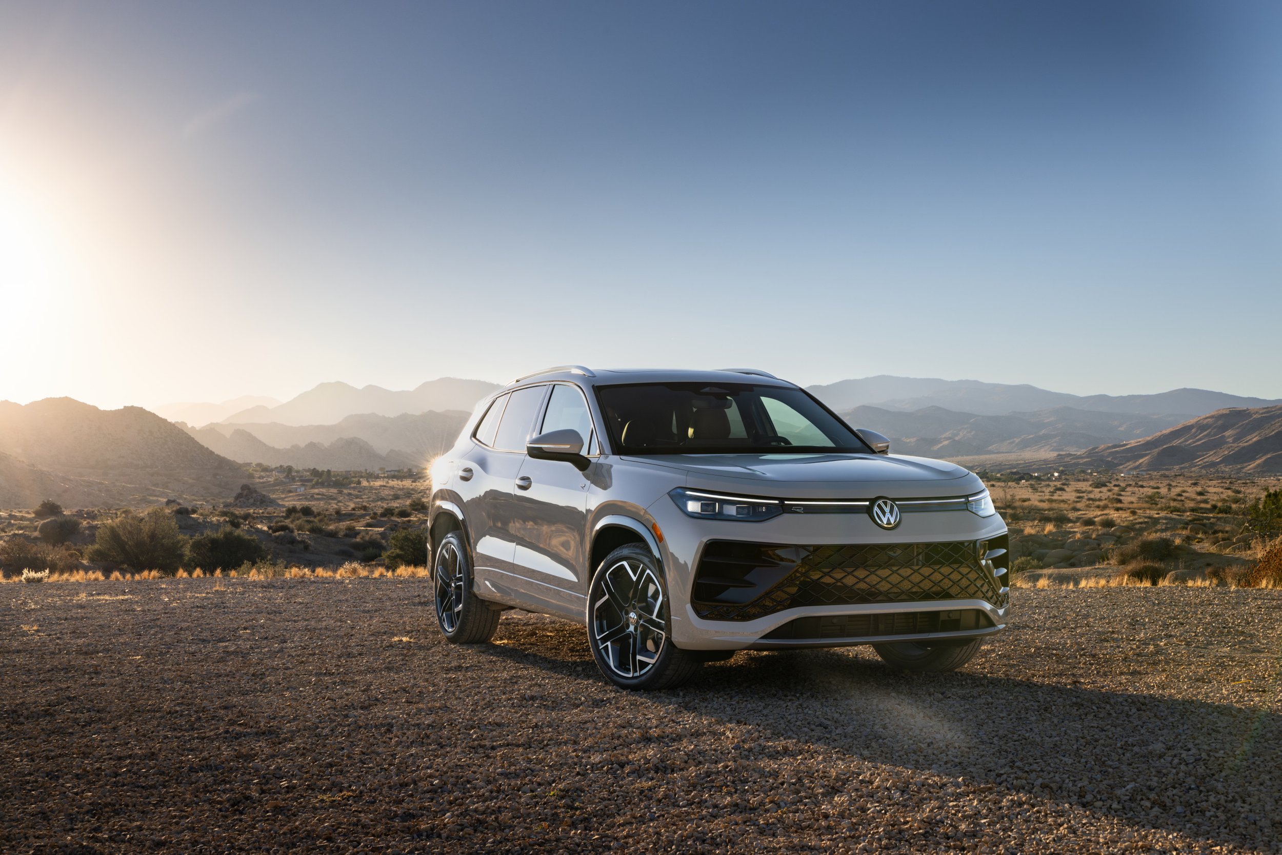 2025 VW Tiguan R-Line - Ascott Grey - © Sam Dobbins 2024 - 1333-Enhanced-NR_RT.jpg