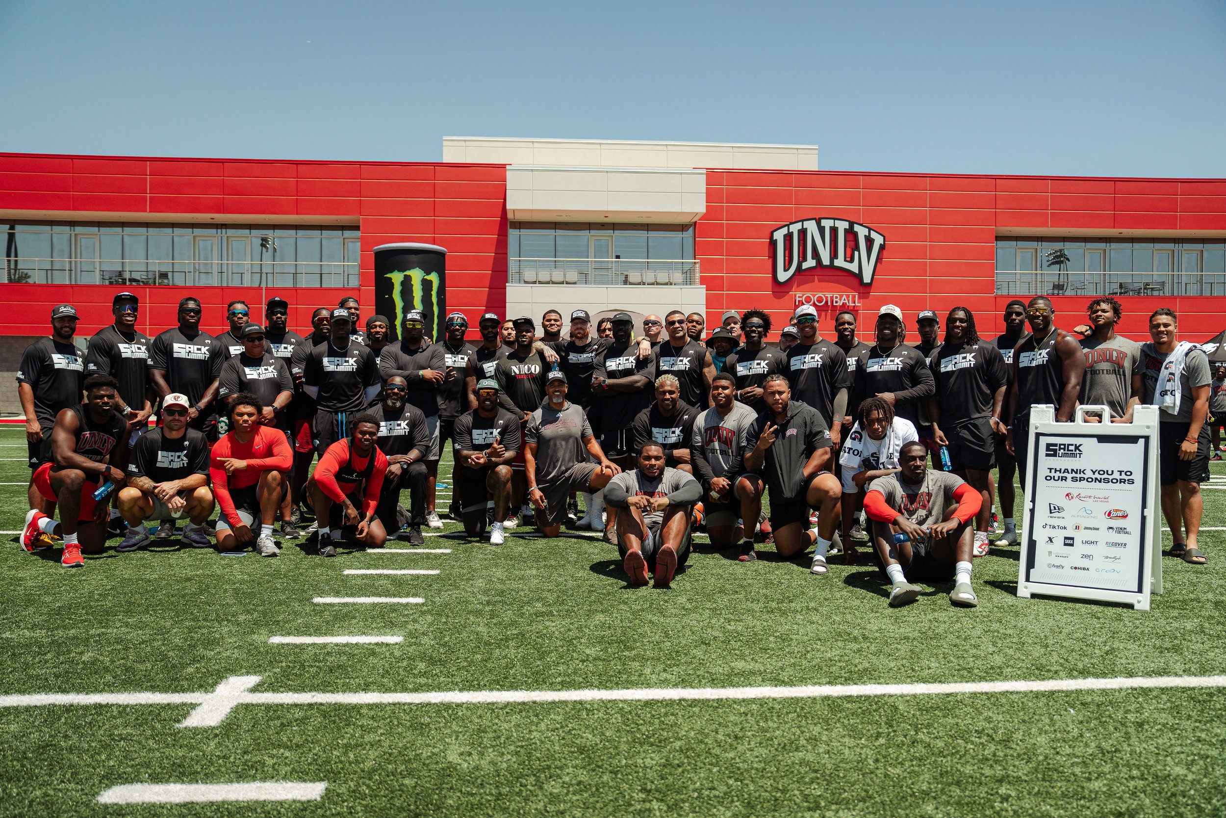 Field_UNLV_SackSummit_2025_250626_ECB01066_HZb.jpg