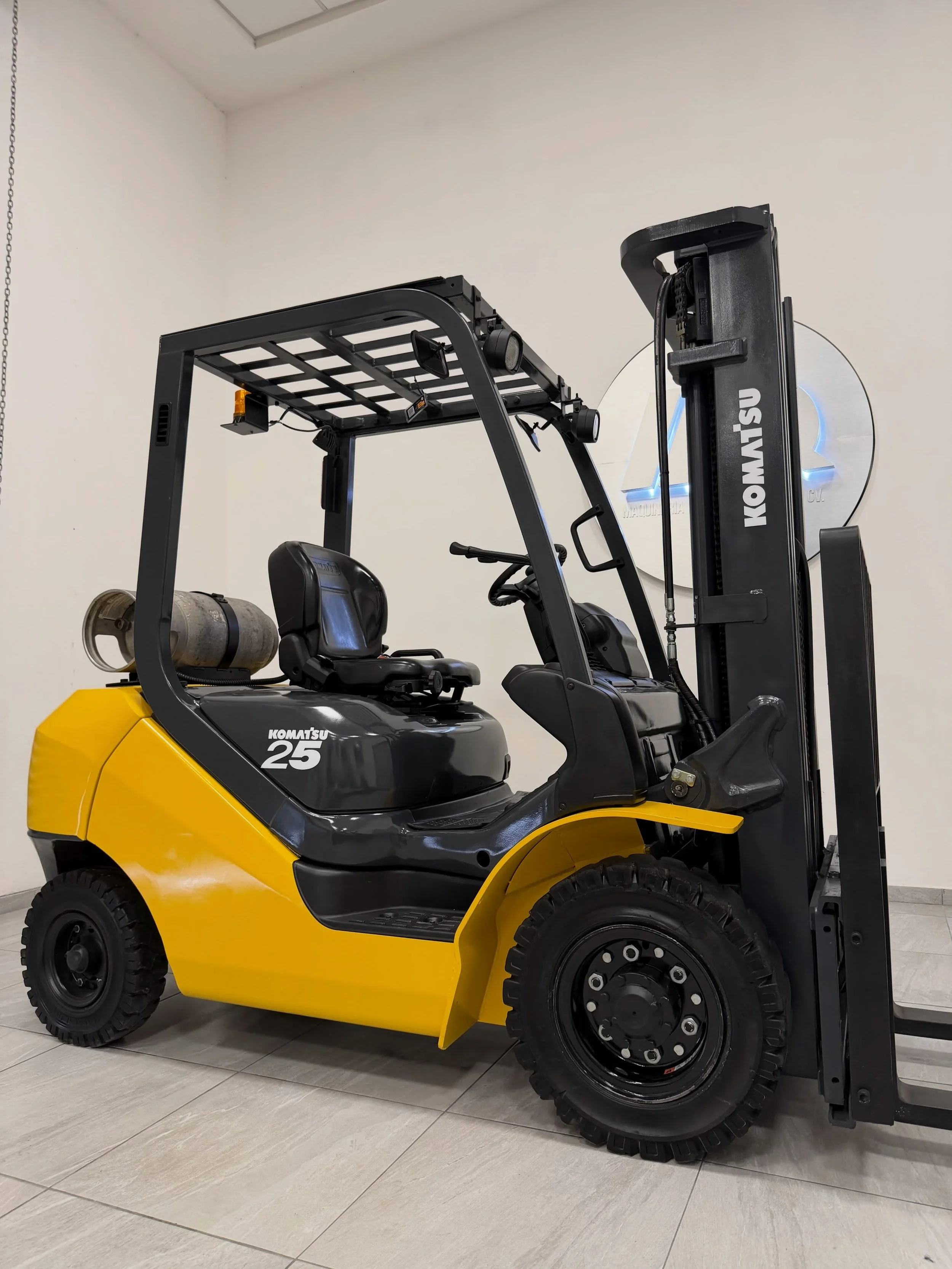 MONTACARGAS KOMATSU 
A&ntilde;o 2022
6000 libras 
Equipo para todo terreno 

Entrega inmediata y con env&iacute;o a toda la republica mexicana 🚚
#industria #casamateriales #parquesindustriales #bodega #quer&eacute;taroempresarial