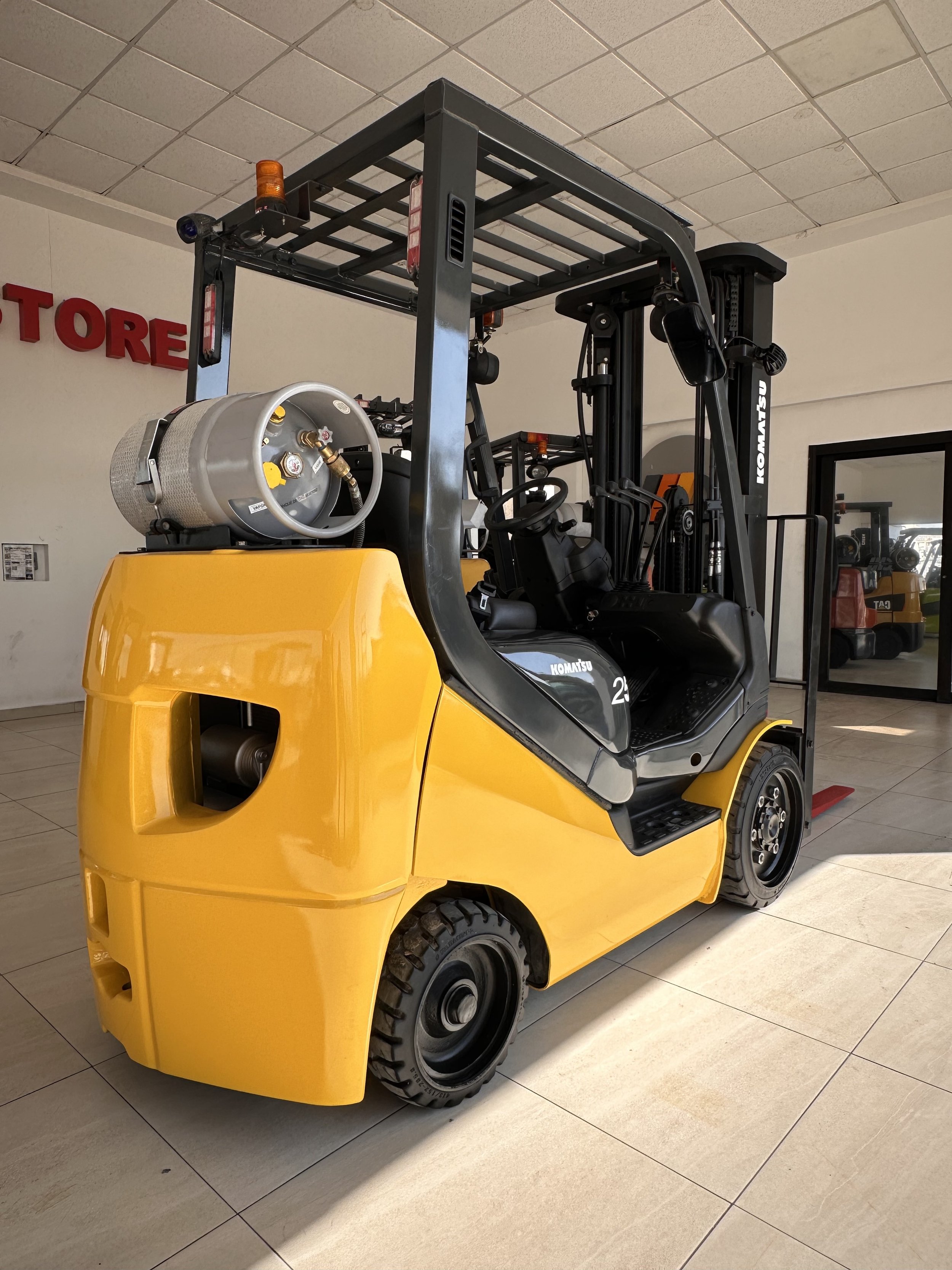 Komatsu FG25T-16