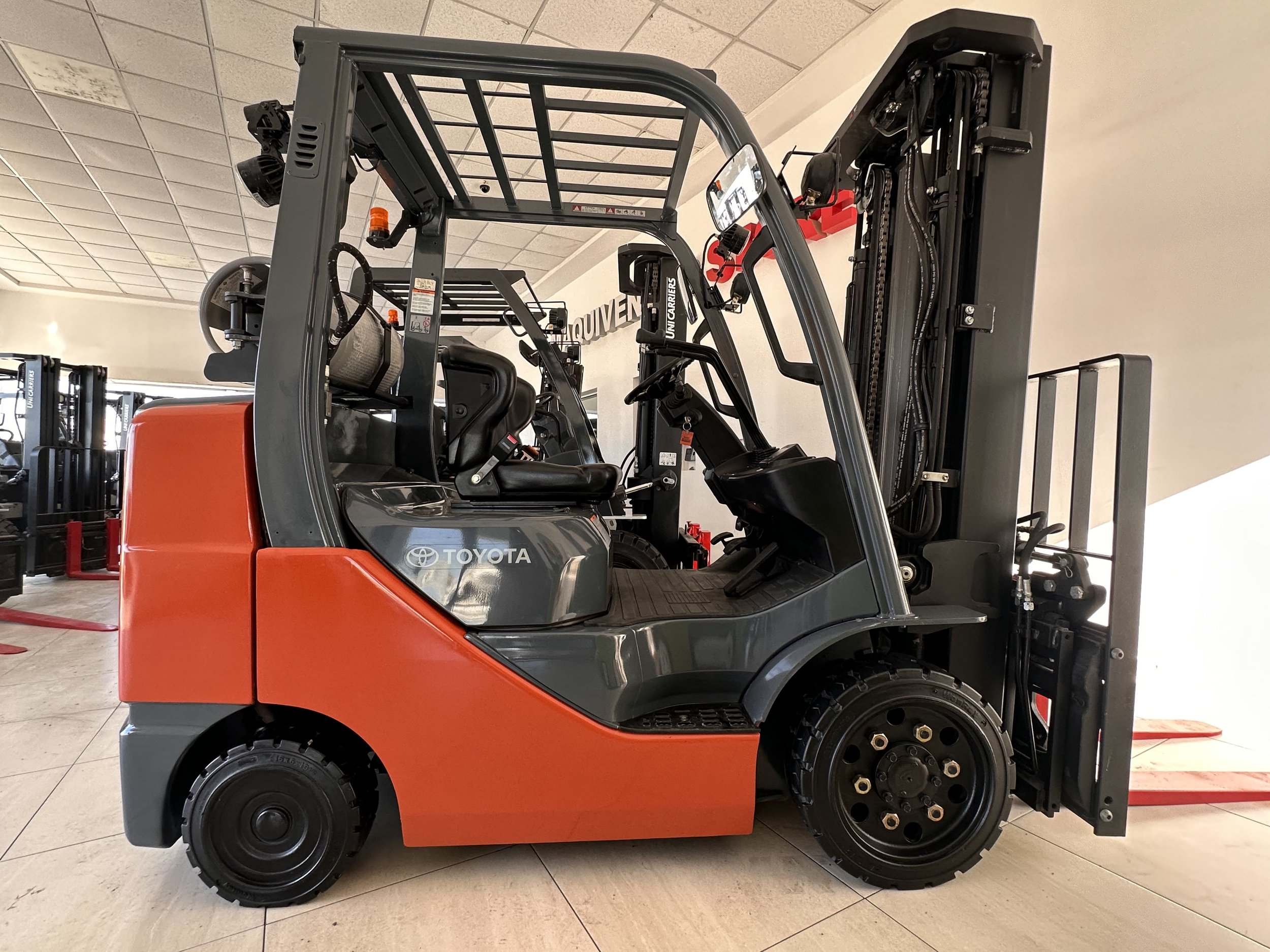 TOYOTA 3 T - MQE 1075