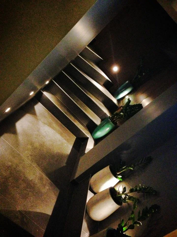 B8.jpg