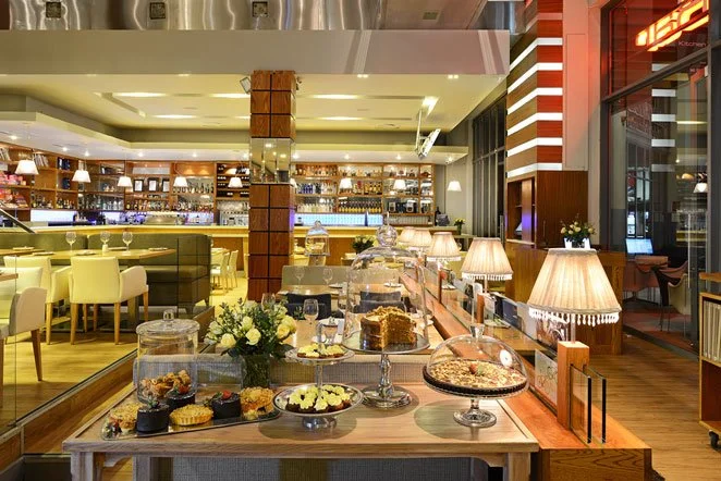 Kitchen+bar2.jpg