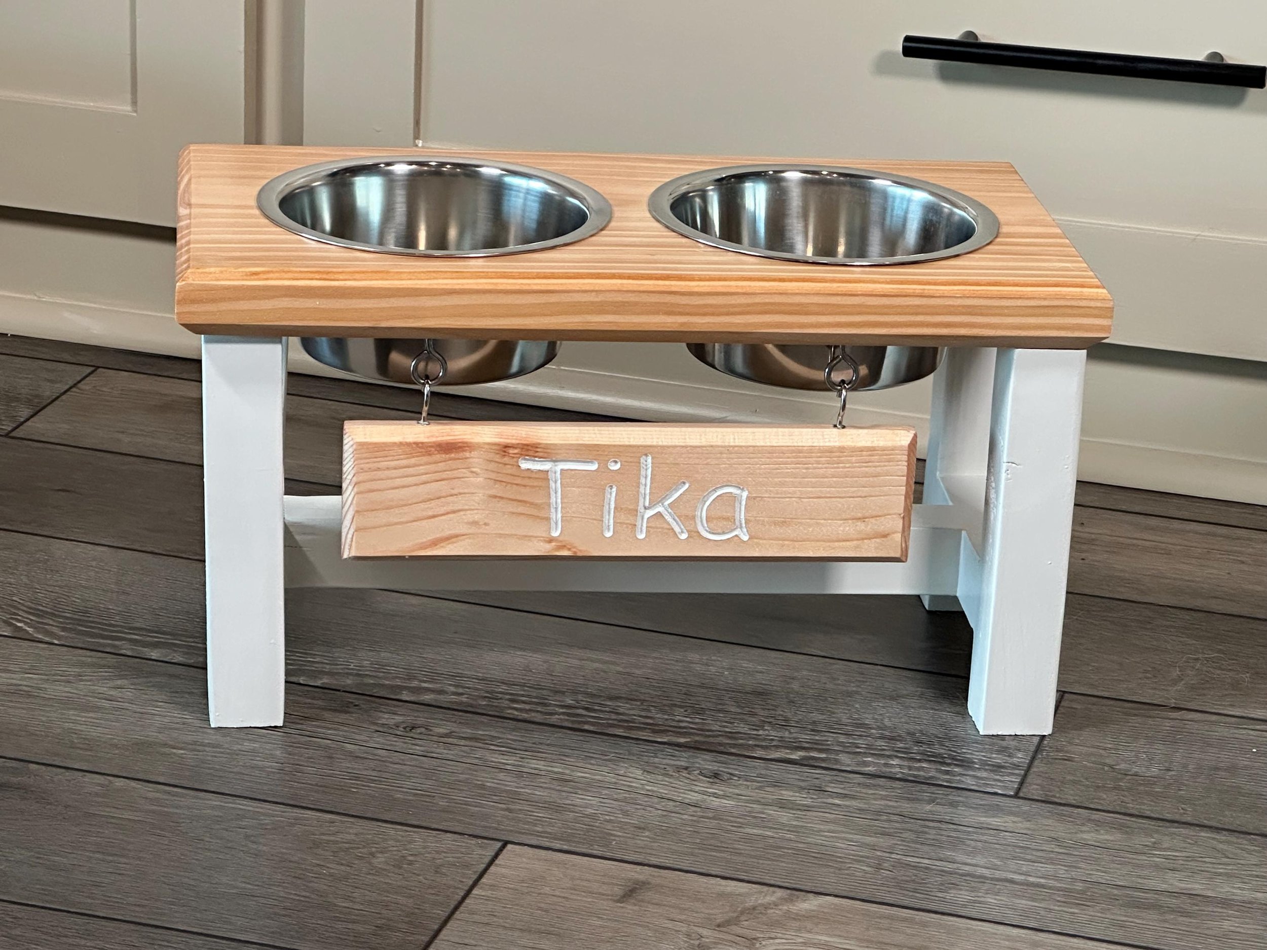 elevated dog bowl