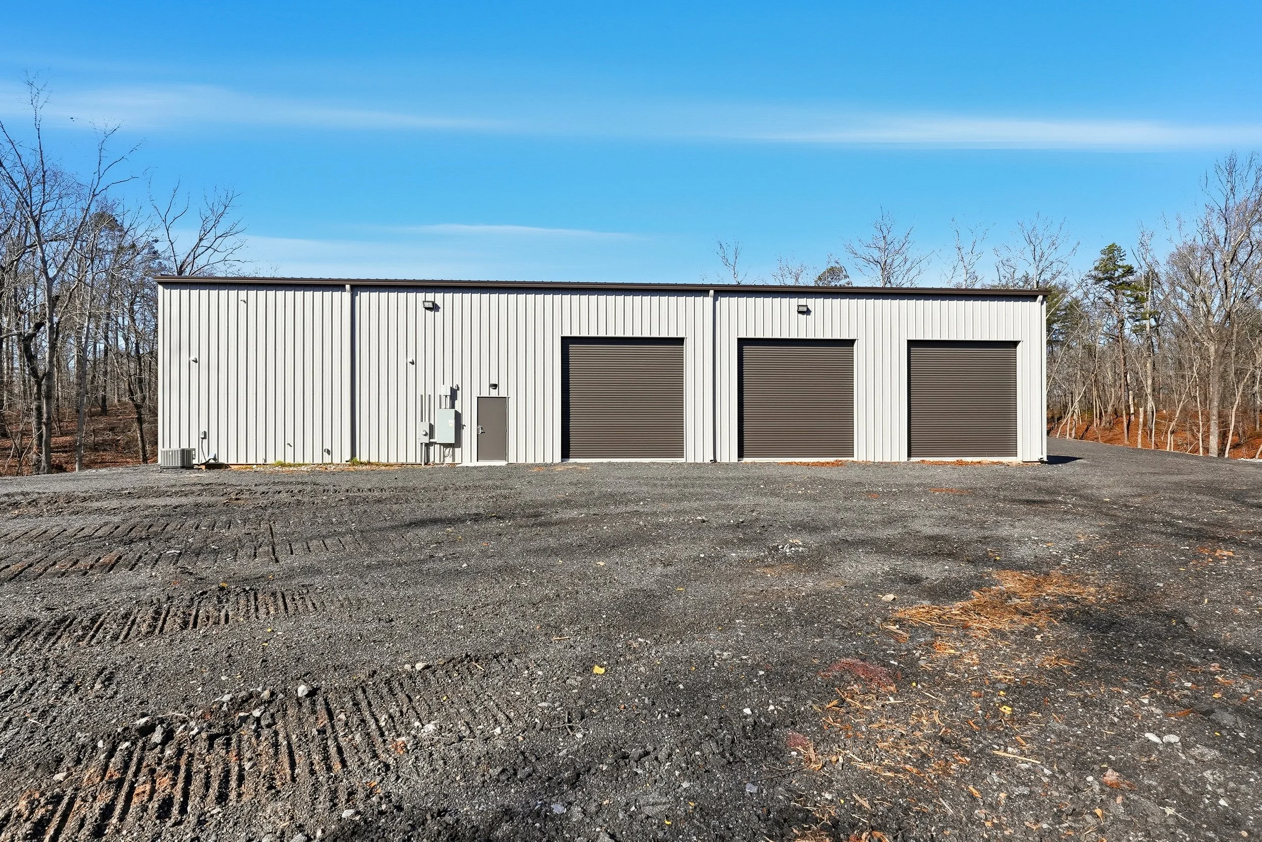 002 - 610 hogan pond ln ball ground ga.jpg