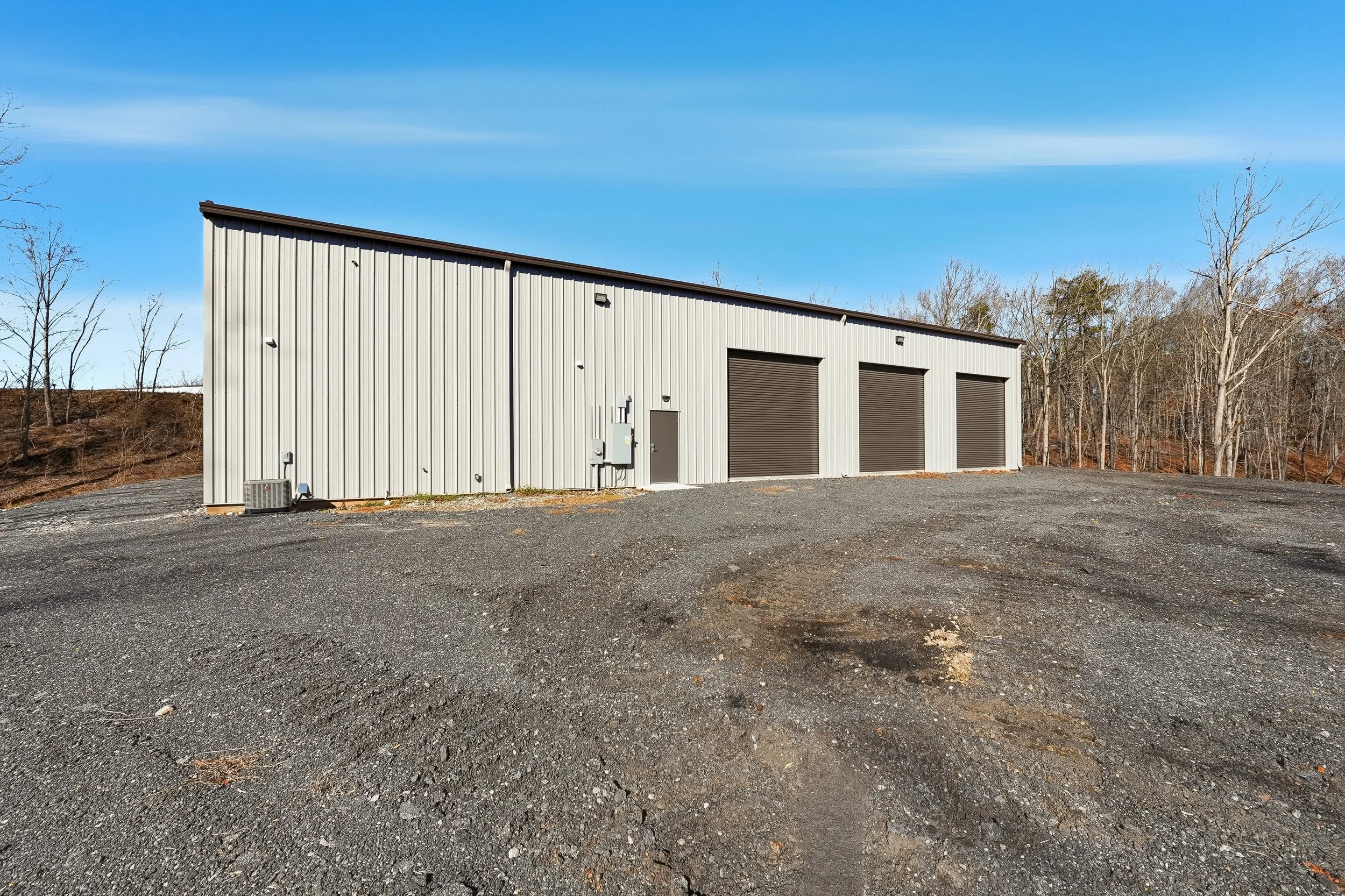 004 - 610 hogan pond ln ball ground ga.jpg