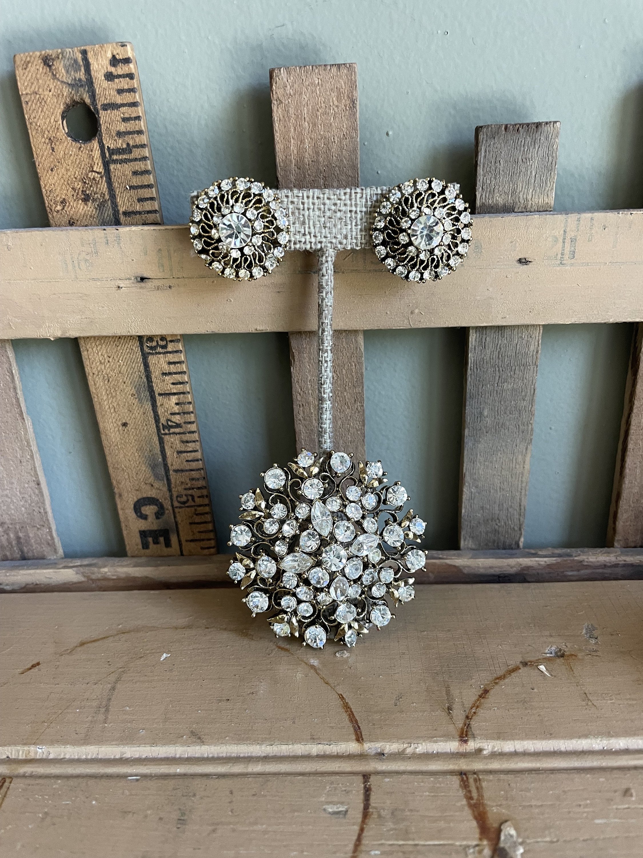 https://i.etsystatic.com/5449355/r/il/53e815/6122784555/il_fullxfull.6122784555_934p.jpg