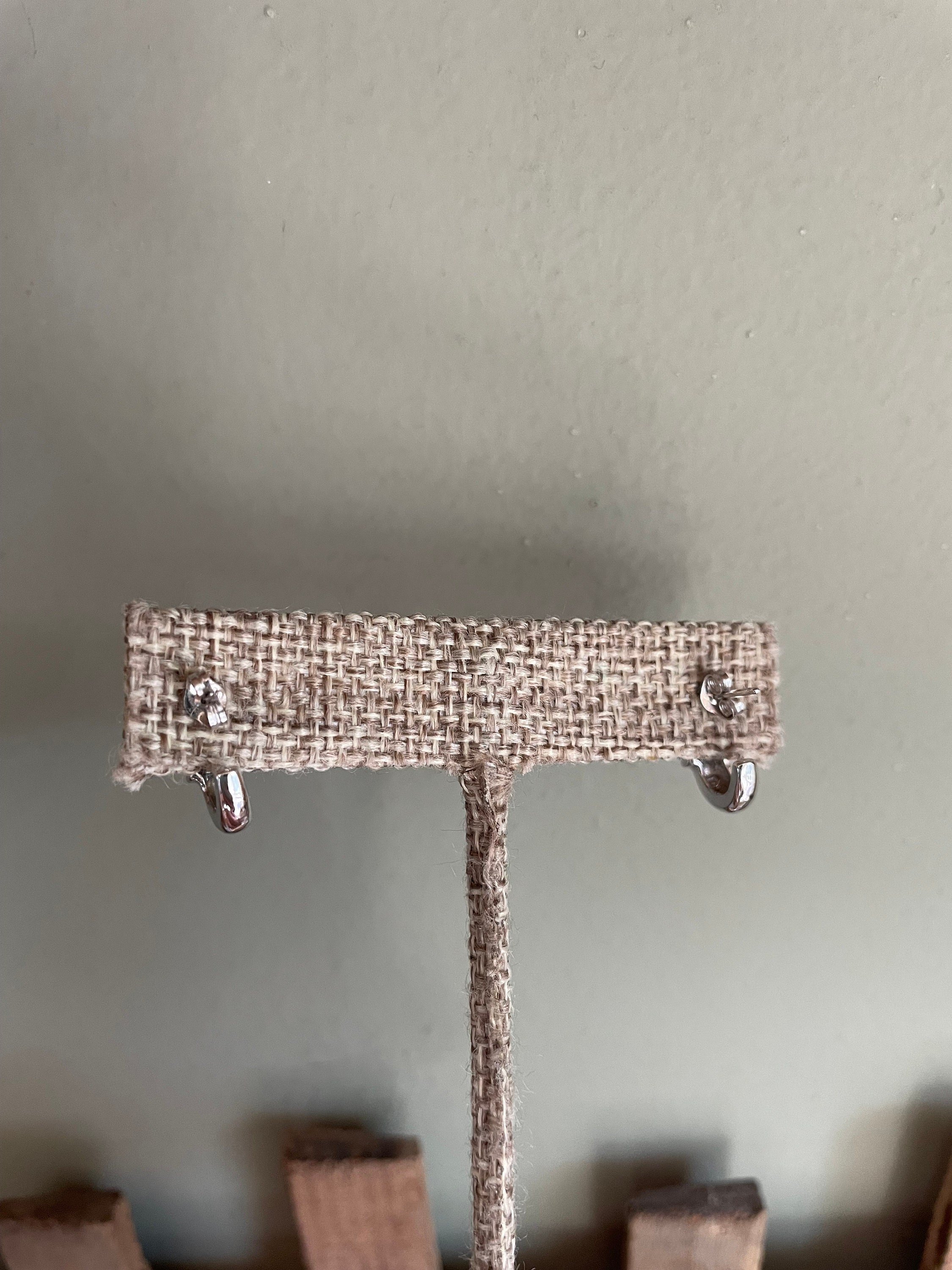 https://i.etsystatic.com/5449355/r/il/aaa104/5840560321/il_fullxfull.5840560321_xz8h.jpg