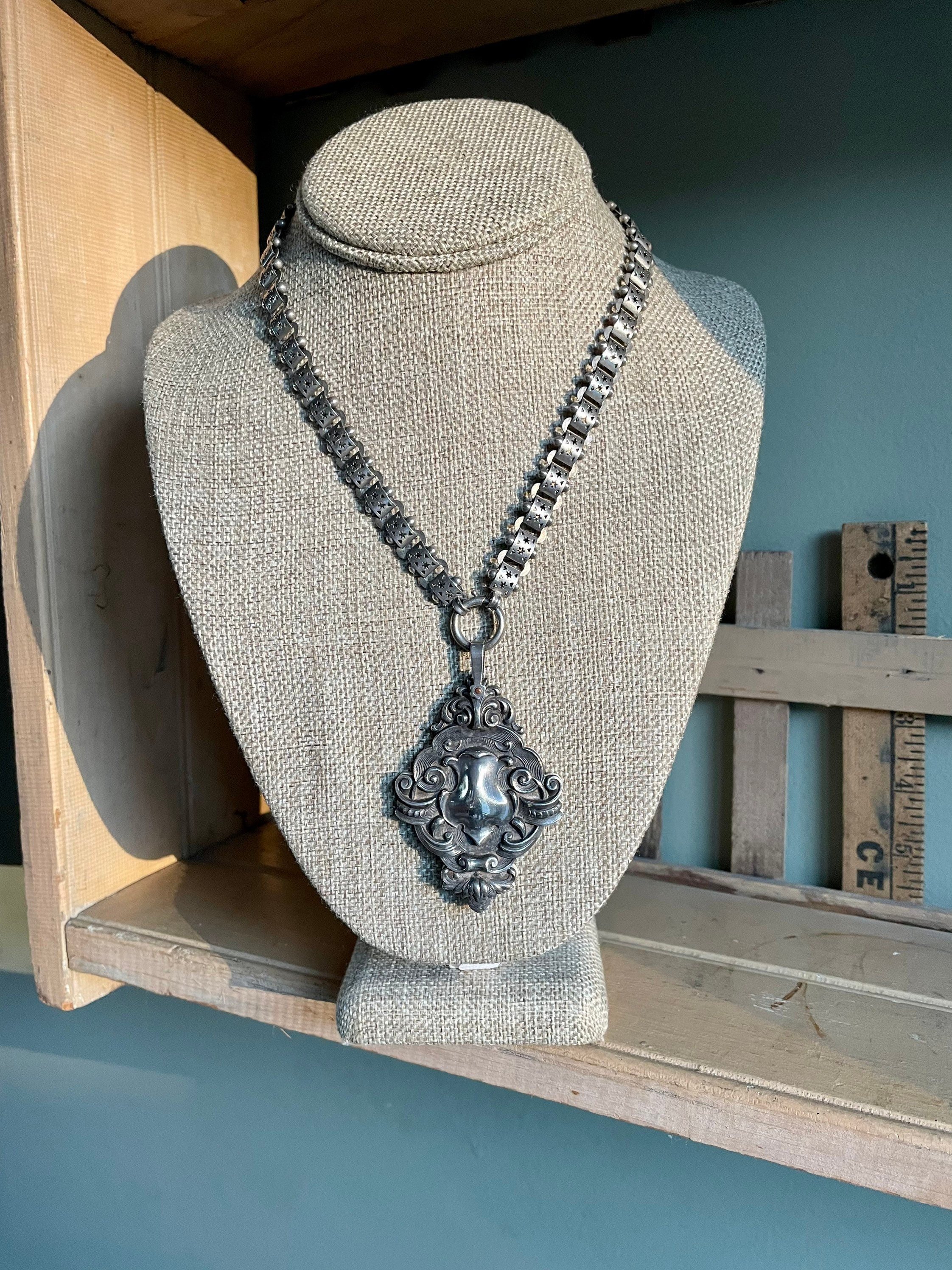 https://i.etsystatic.com/5449355/r/il/8f5a39/4472645169/il_fullxfull.4472645169_nd1u.jpg