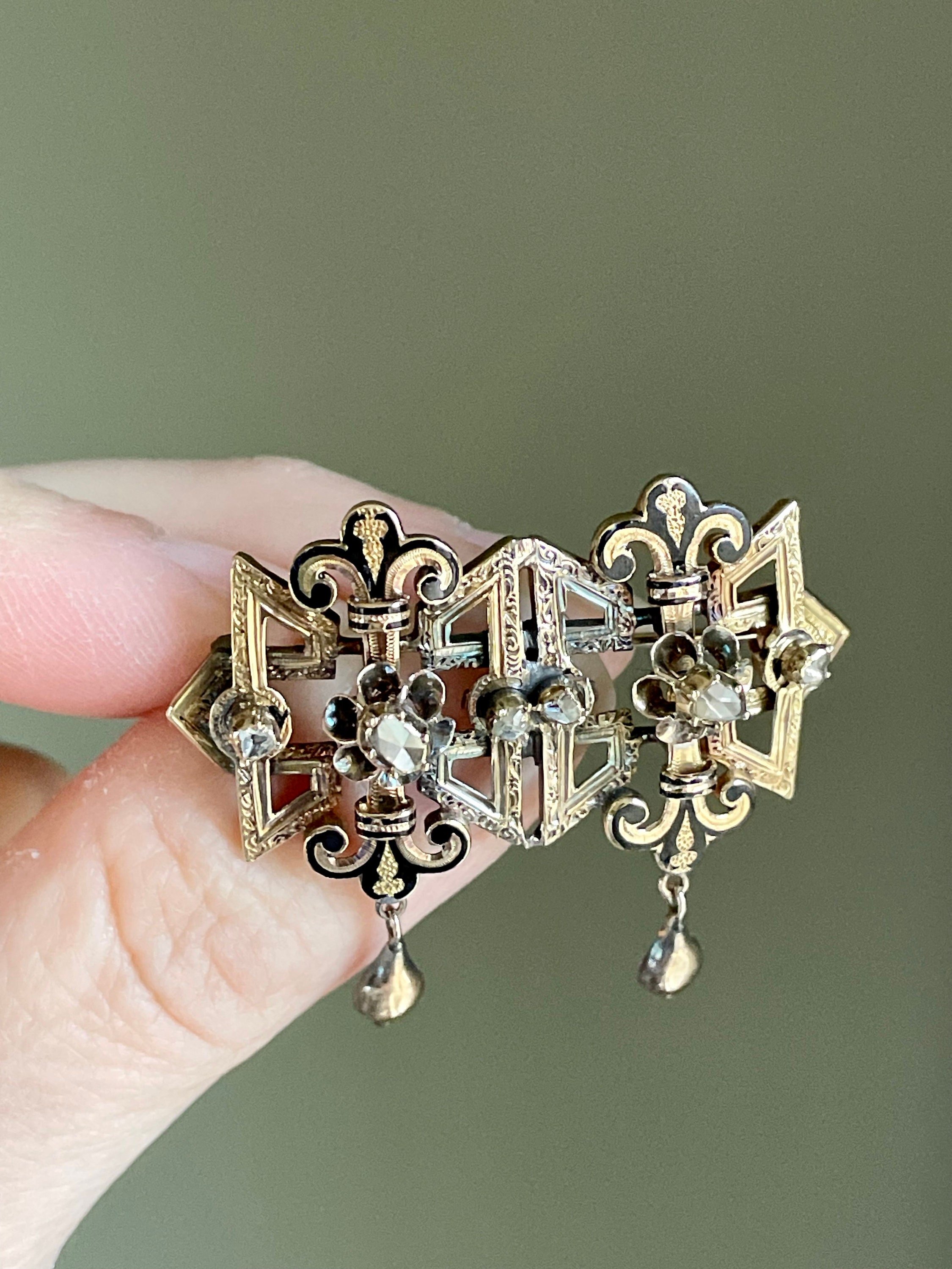 https://i.etsystatic.com/5449355/r/il/cb2189/5578106131/il_fullxfull.5578106131_nsen.jpg
