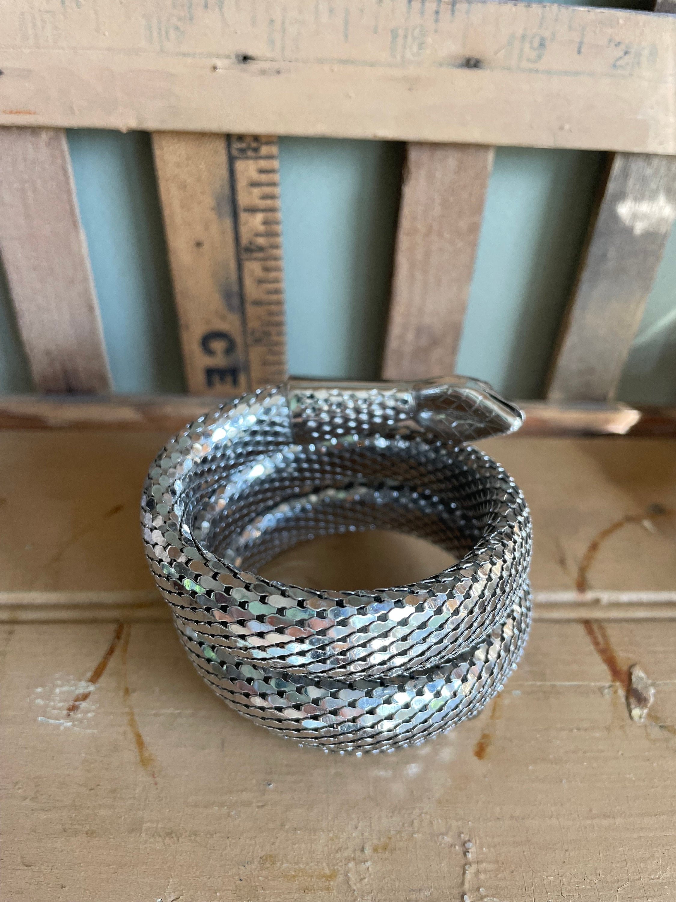 https://i.etsystatic.com/5449355/r/il/10c619/5967243908/il_fullxfull.5967243908_hsox.jpg