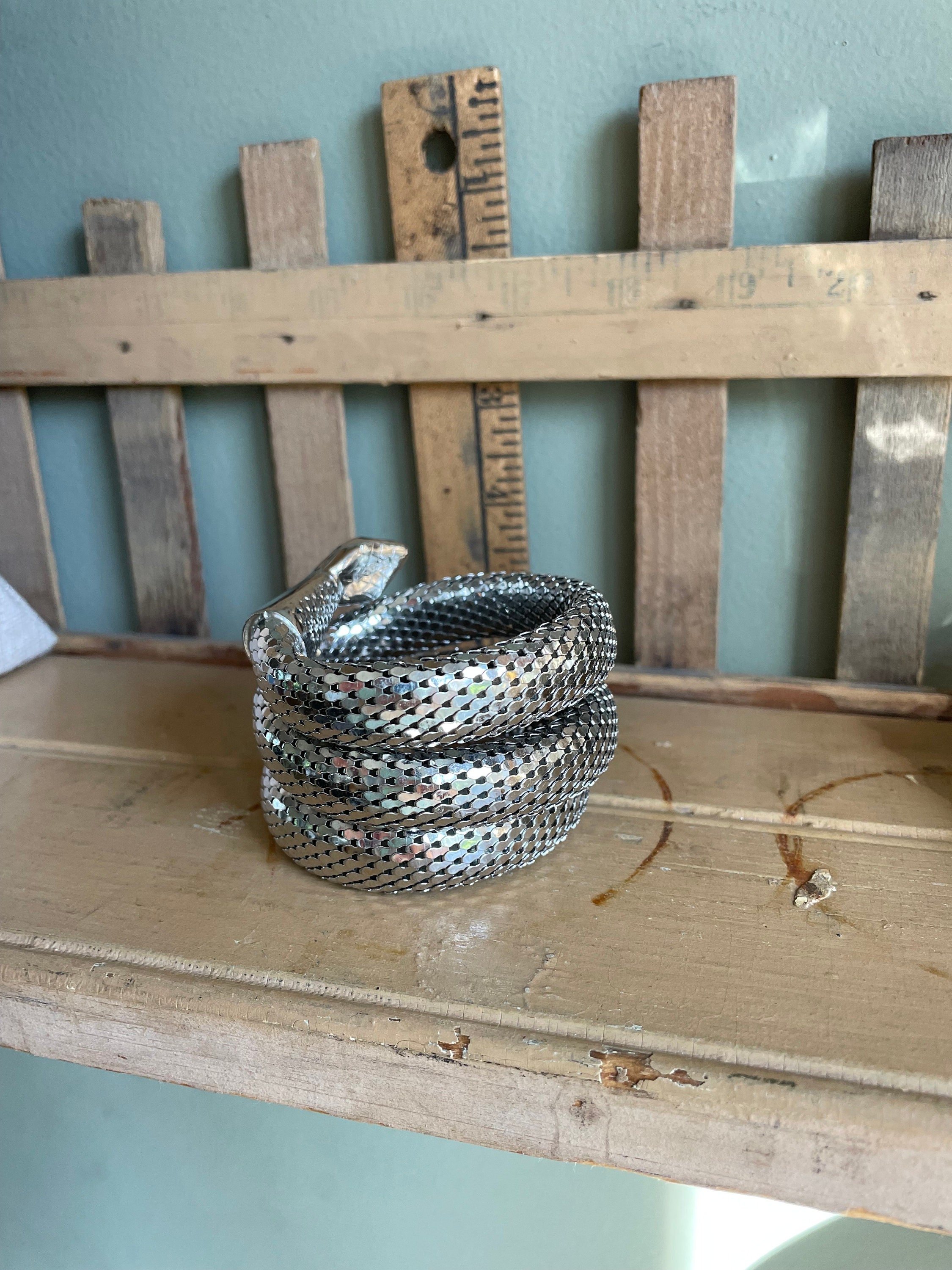 https://i.etsystatic.com/5449355/r/il/4a71ab/5967243938/il_fullxfull.5967243938_jbug.jpg