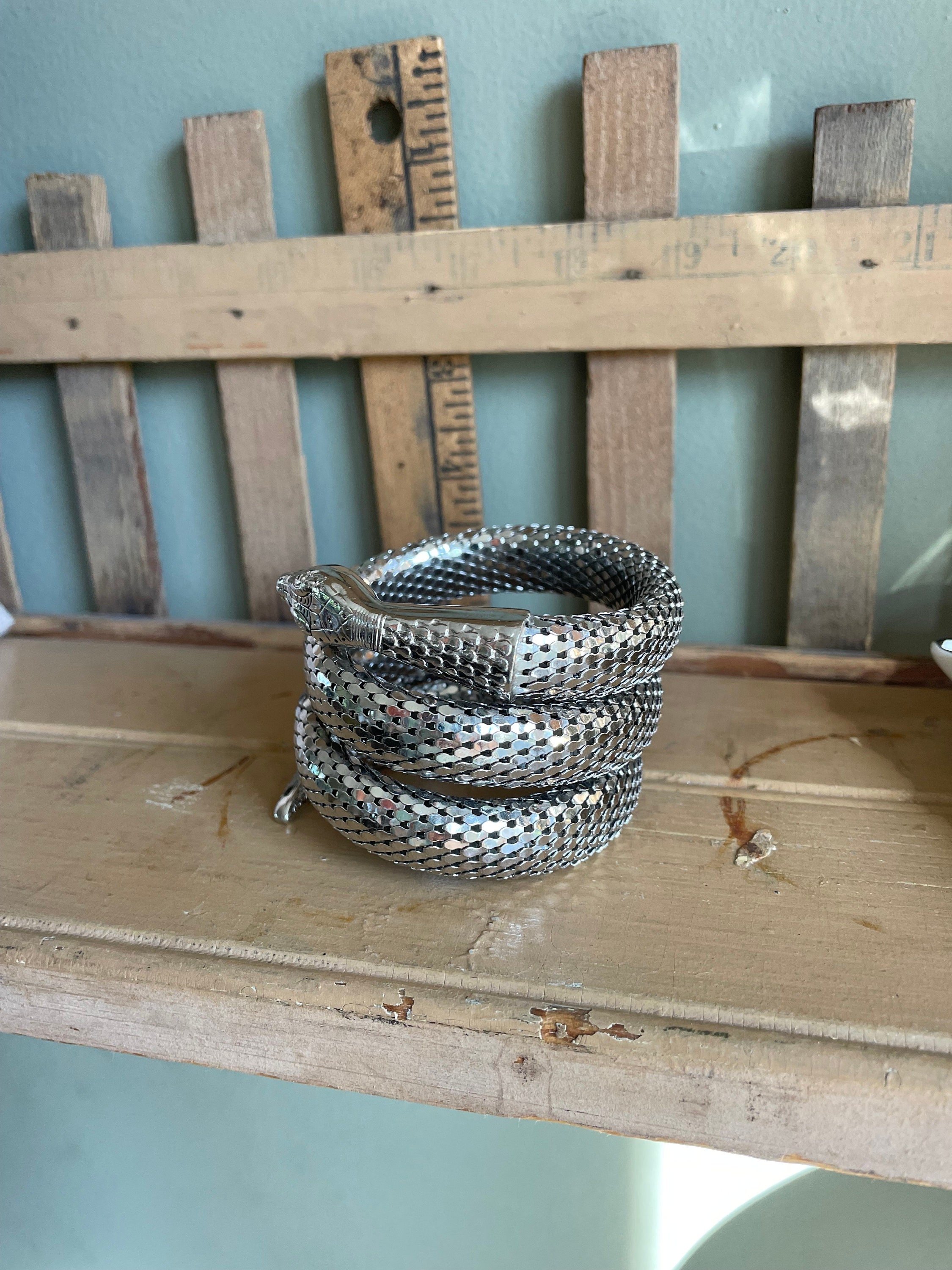 https://i.etsystatic.com/5449355/r/il/d4b799/6015326677/il_fullxfull.6015326677_t47c.jpg