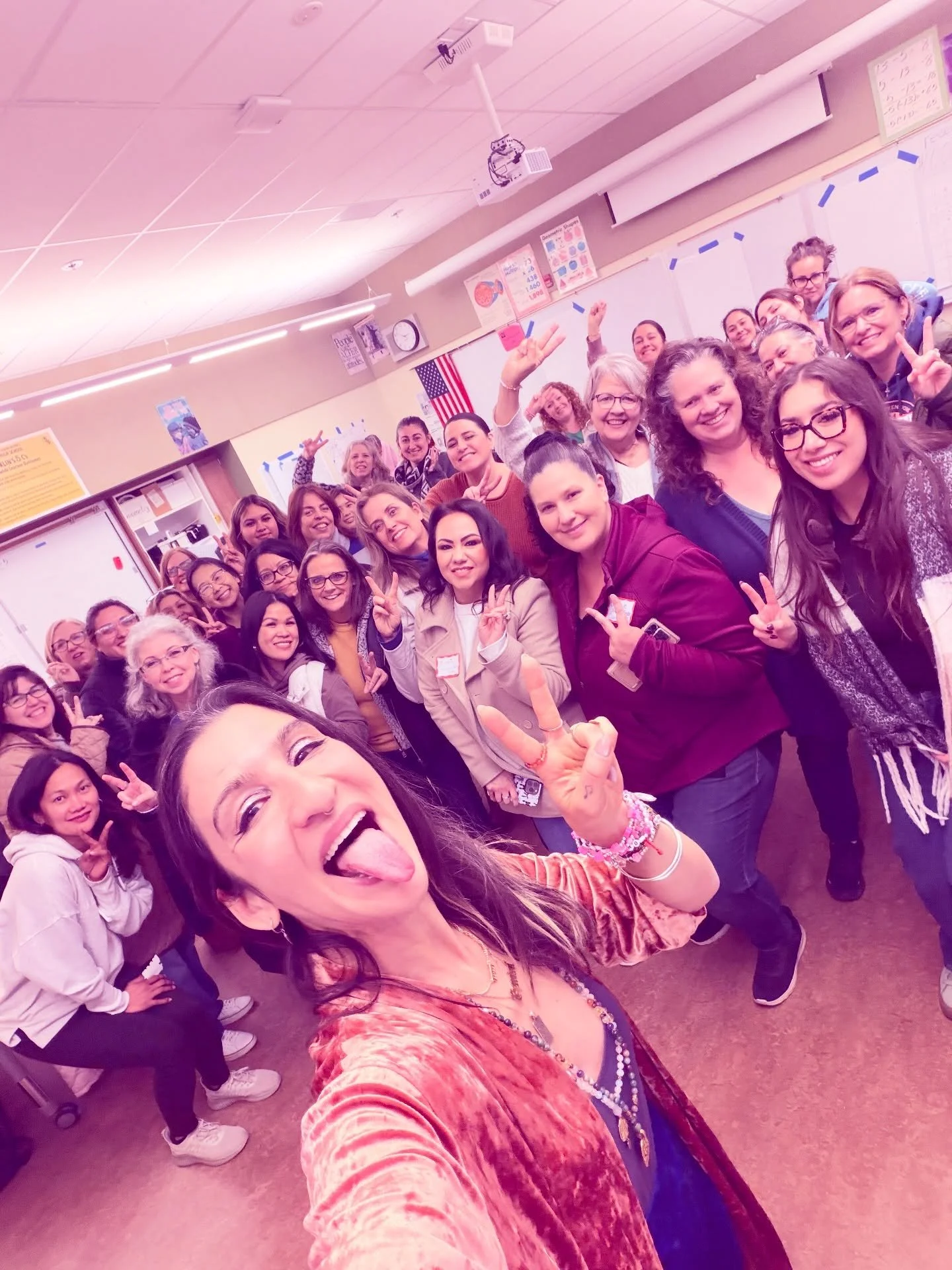 STOCKTON THROW A ✌️ IN THE COMMENTS IF U WERE PART OF THE MATH MINDSET MAGIC TODAY✨💖 And you should know &hellip;

I can&rsquo;t get over how special today was + how amazing you all are. Your students are so so so lucky 🍀

Thank you for helping me 